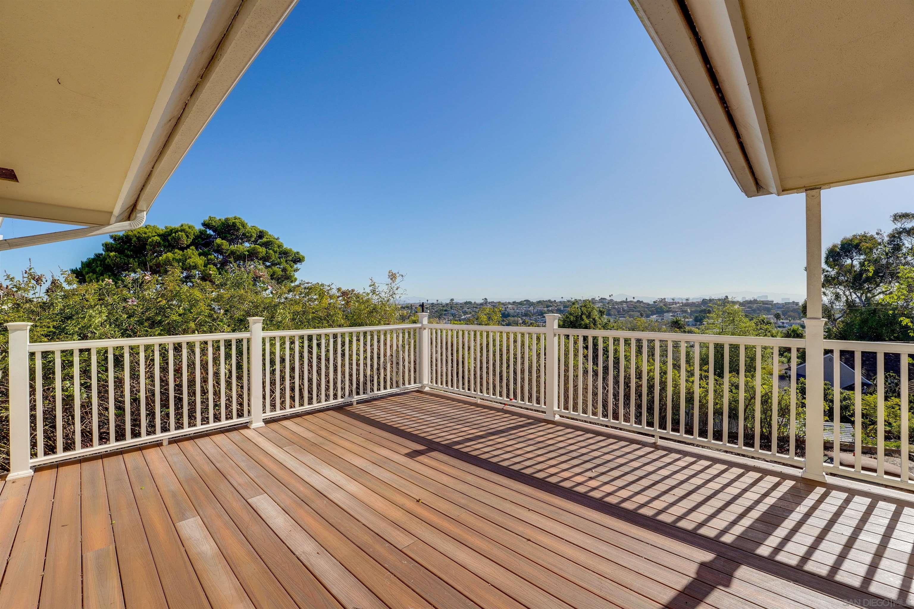 Detail Gallery Image 15 of 35 For 3985  La Cresta Dr, San Diego,  CA 92107 - 5 Beds | 2/1 Baths