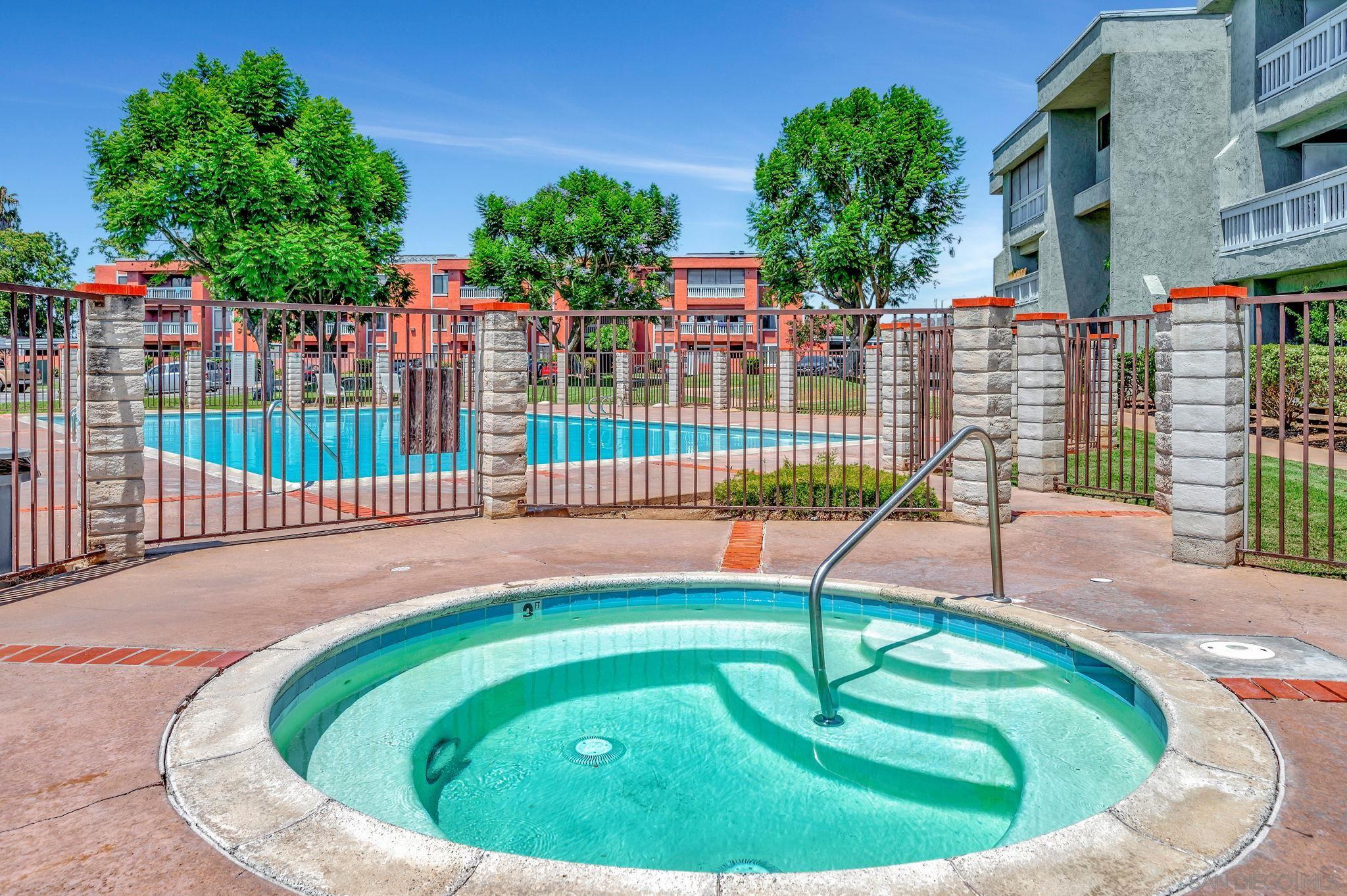 Detail Gallery Image 2 of 22 For 1020 E Washington Ave  #94,  Escondido,  CA 92025 - 2 Beds | 2 Baths