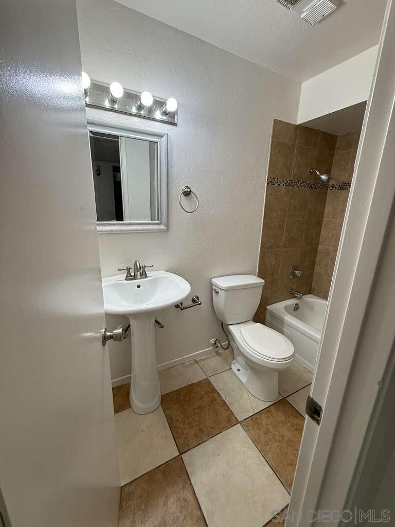 Detail Gallery Image 11 of 22 For 1020 E Washington Ave  #94,  Escondido,  CA 92025 - 2 Beds | 2 Baths