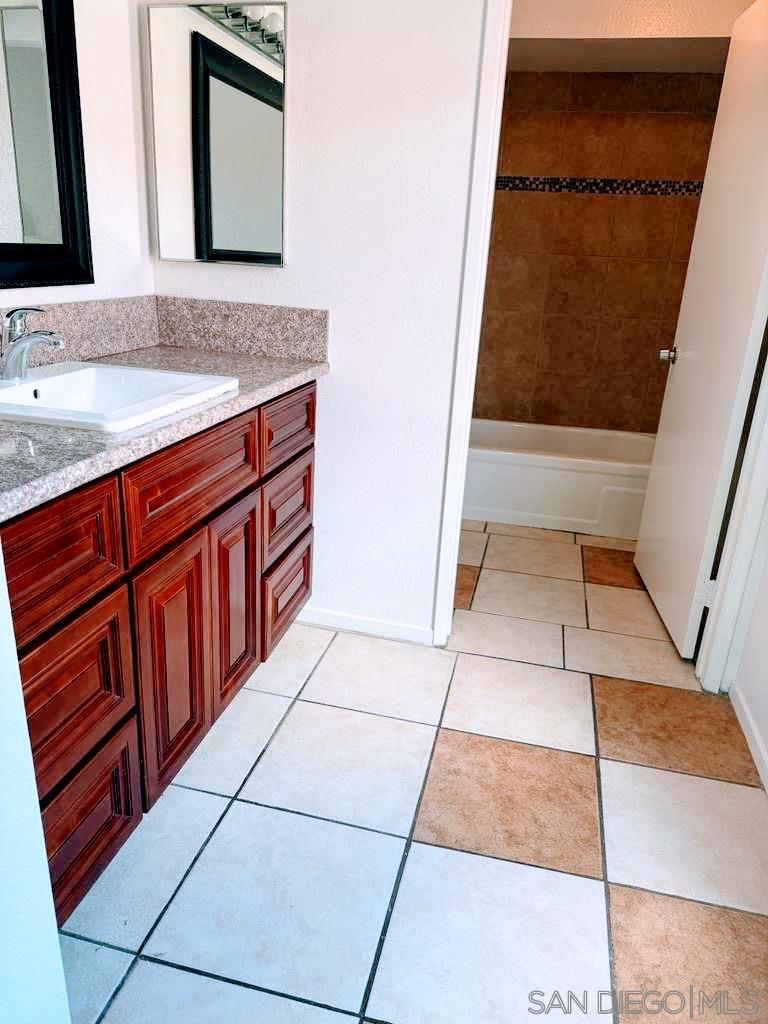 Detail Gallery Image 8 of 22 For 1020 E Washington Ave  #94,  Escondido,  CA 92025 - 2 Beds | 2 Baths
