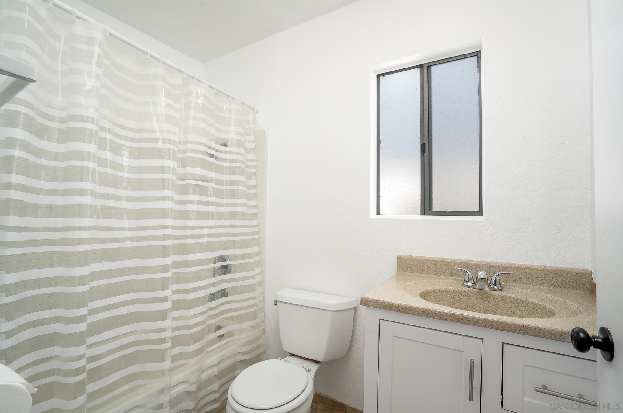 Detail Gallery Image 5 of 28 For 486 S Anza St, El Cajon,  CA 92020 - 2 Beds | 1/1 Baths