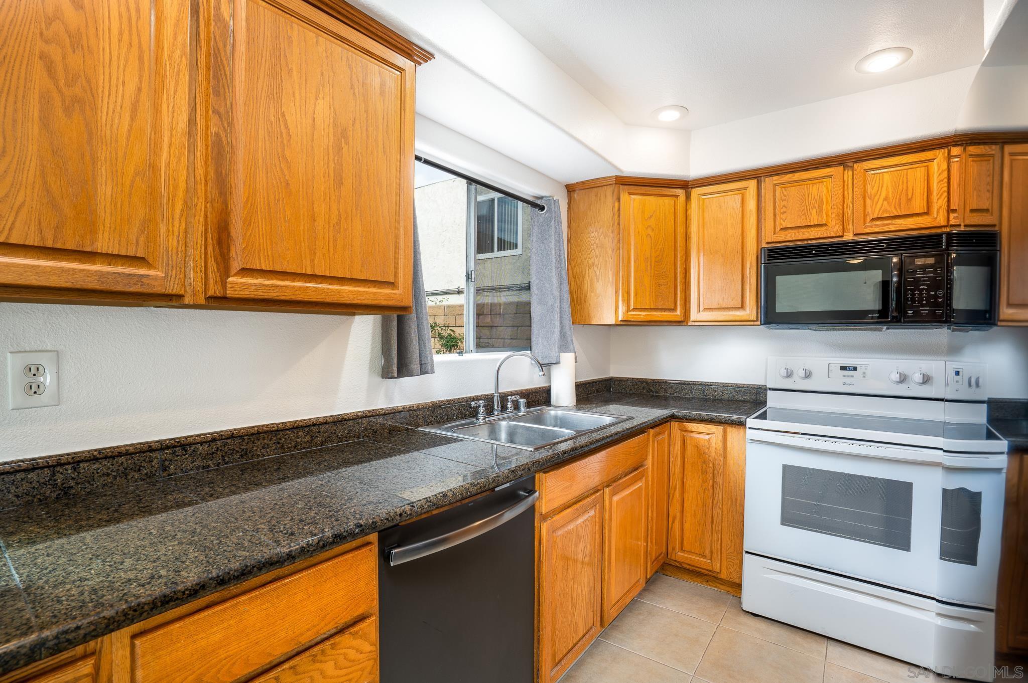 Detail Gallery Image 8 of 28 For 486 S Anza St, El Cajon,  CA 92020 - 2 Beds | 1/1 Baths