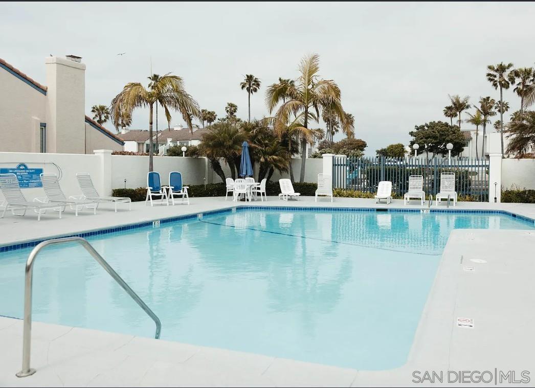 Detail Gallery Image 12 of 12 For 66 W Kingston Ct, Coronado,  CA 92118 - 3 Beds | 2 Baths