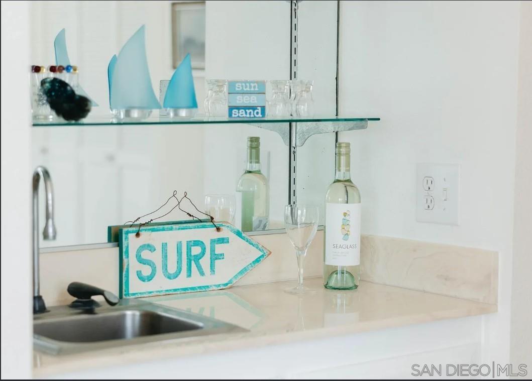 Detail Gallery Image 6 of 12 For 66 W Kingston Ct, Coronado,  CA 92118 - 3 Beds | 2 Baths