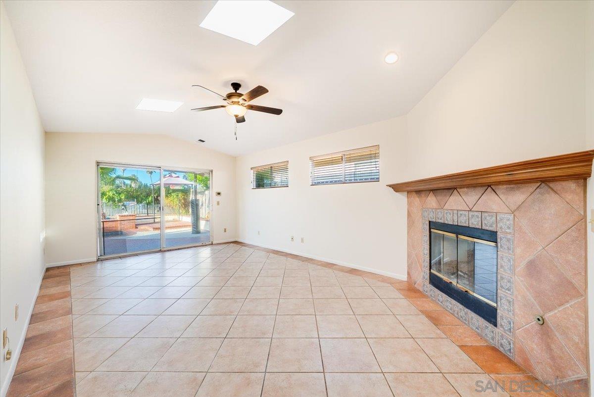 Detail Gallery Image 16 of 42 For 1925  Rock Springs Rd, San Marcos,  CA 92069 - 3 Beds | 2 Baths