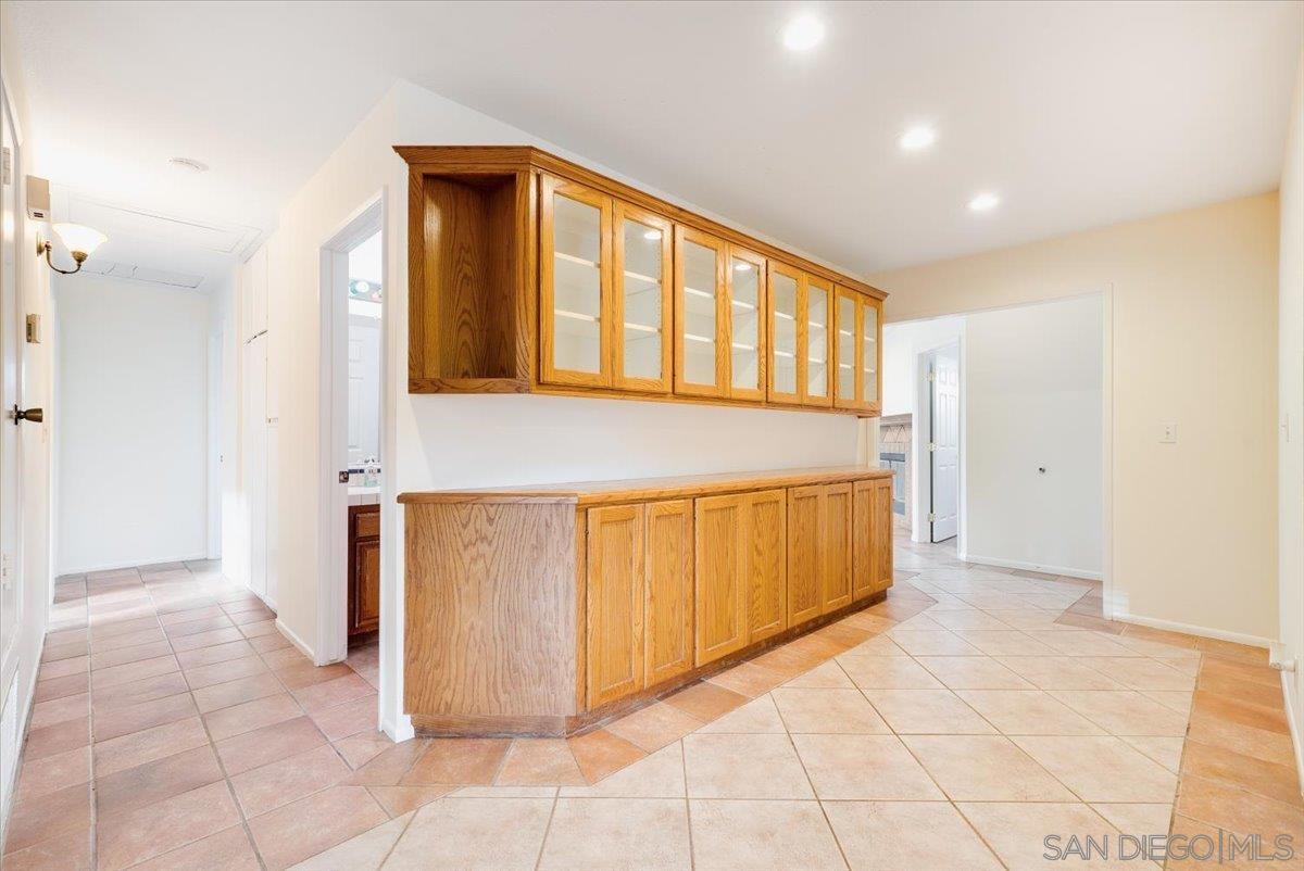 Detail Gallery Image 7 of 42 For 1925  Rock Springs Rd, San Marcos,  CA 92069 - 3 Beds | 2 Baths