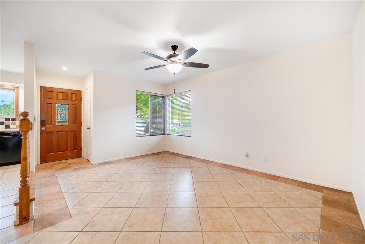 Detail Gallery Image 8 of 42 For 1925  Rock Springs Rd, San Marcos,  CA 92069 - 3 Beds | 2 Baths