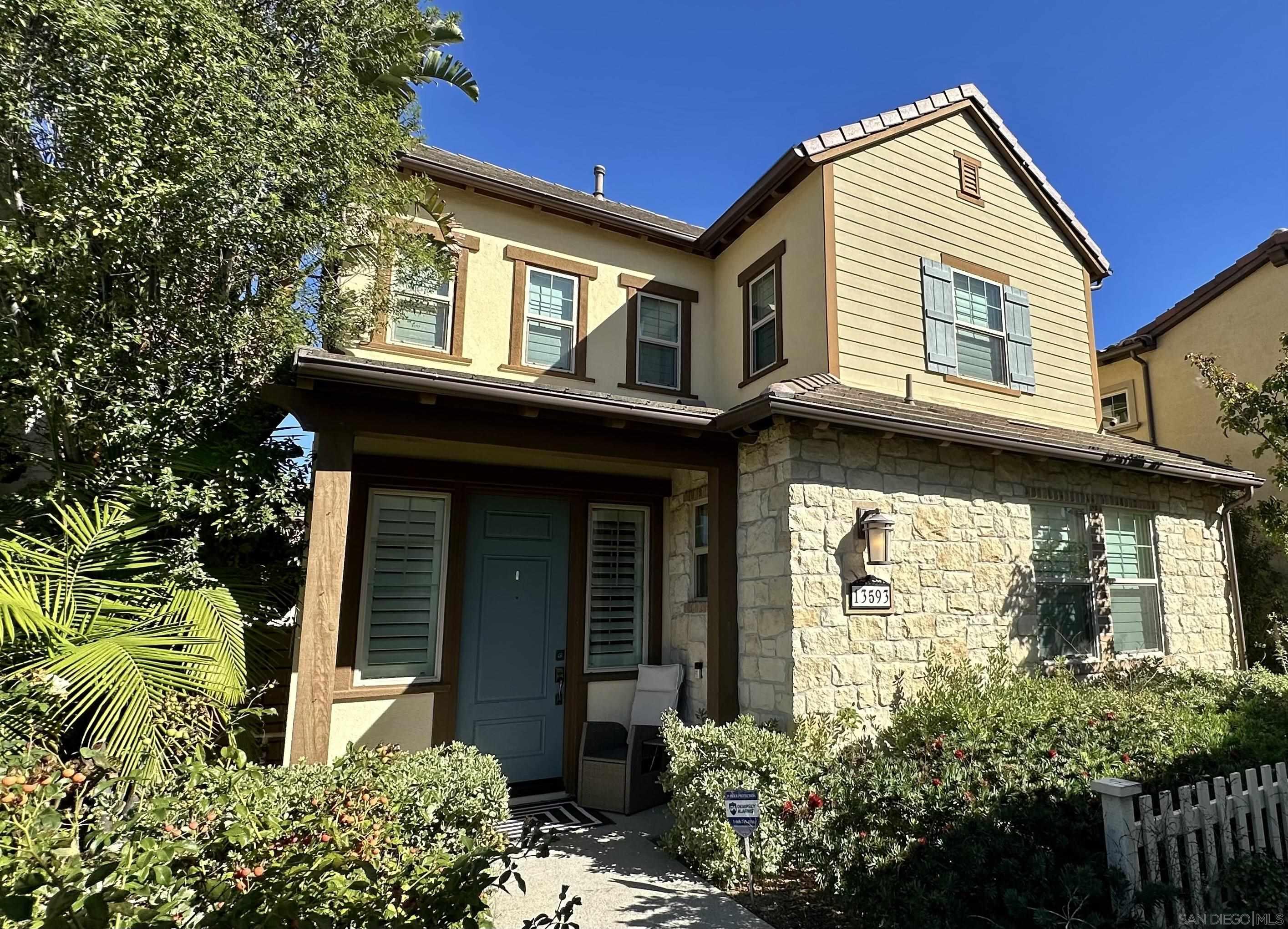 Detail Gallery Image 2 of 37 For 13593  Dondero Place, San Diego,  CA 92130 - 4 Beds | 3 Baths