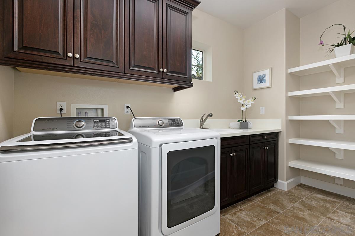 Detail Gallery Image 24 of 37 For 13593  Dondero Place, San Diego,  CA 92130 - 4 Beds | 3 Baths