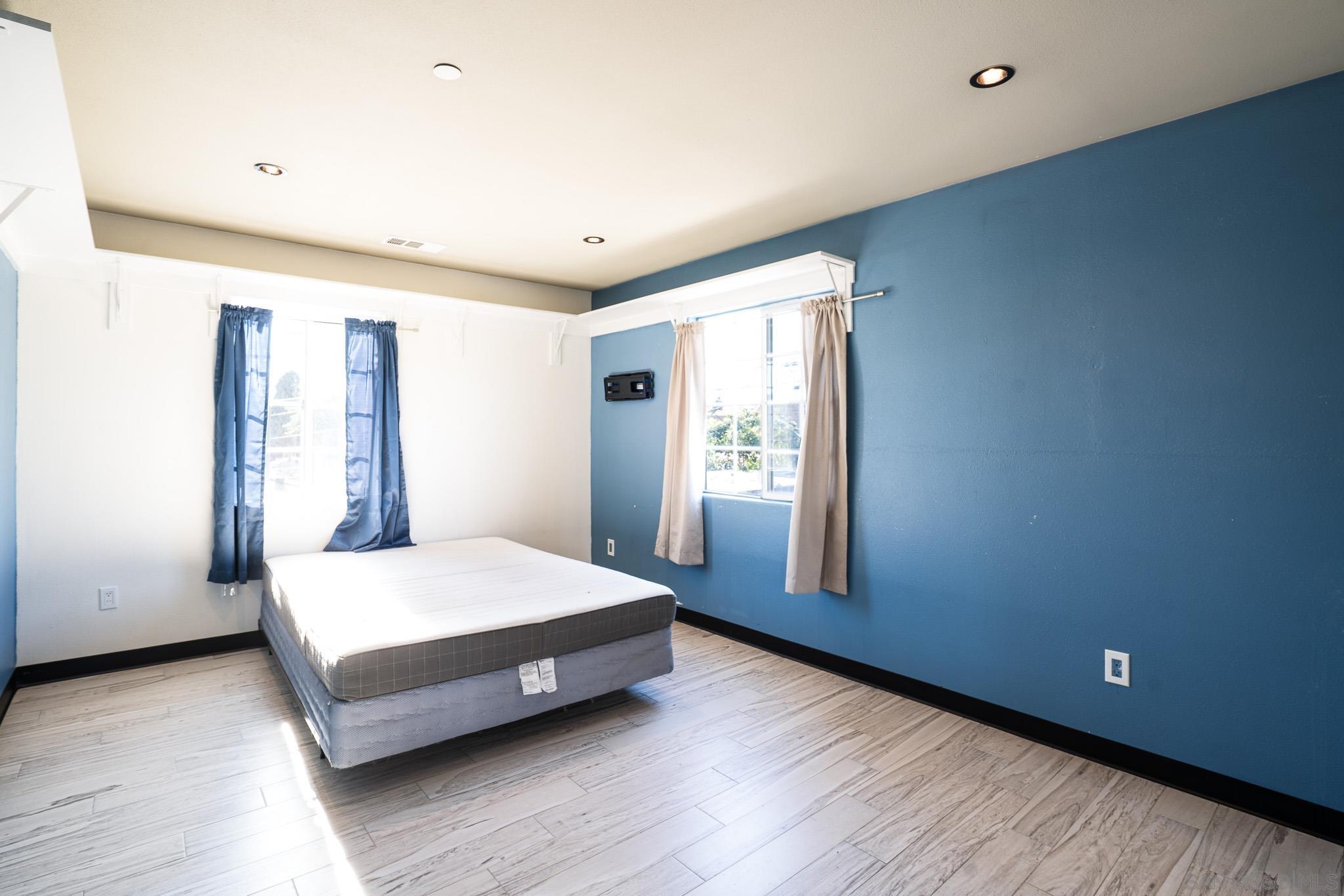 Detail Gallery Image 23 of 35 For 1859-61  Irving Ave, San Diego,  CA 92113 - – Beds | – Baths