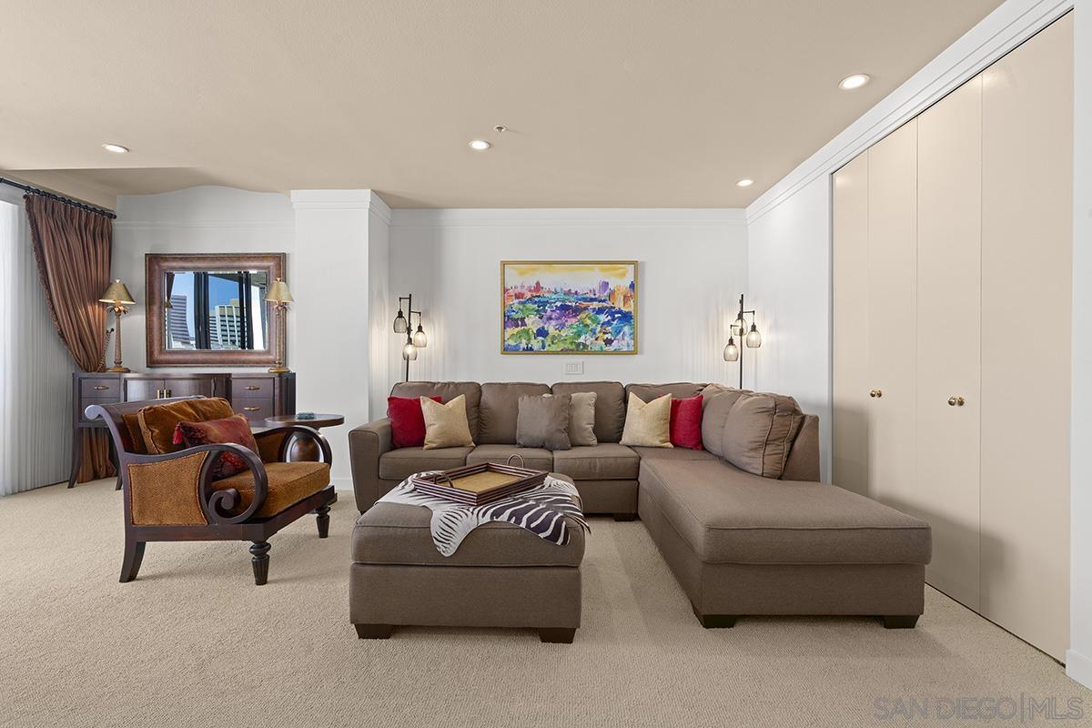 Detail Gallery Image 3 of 66 For 700  Front St  1308, San Diego,  CA 92101 - 1 Beds | 1/1 Baths