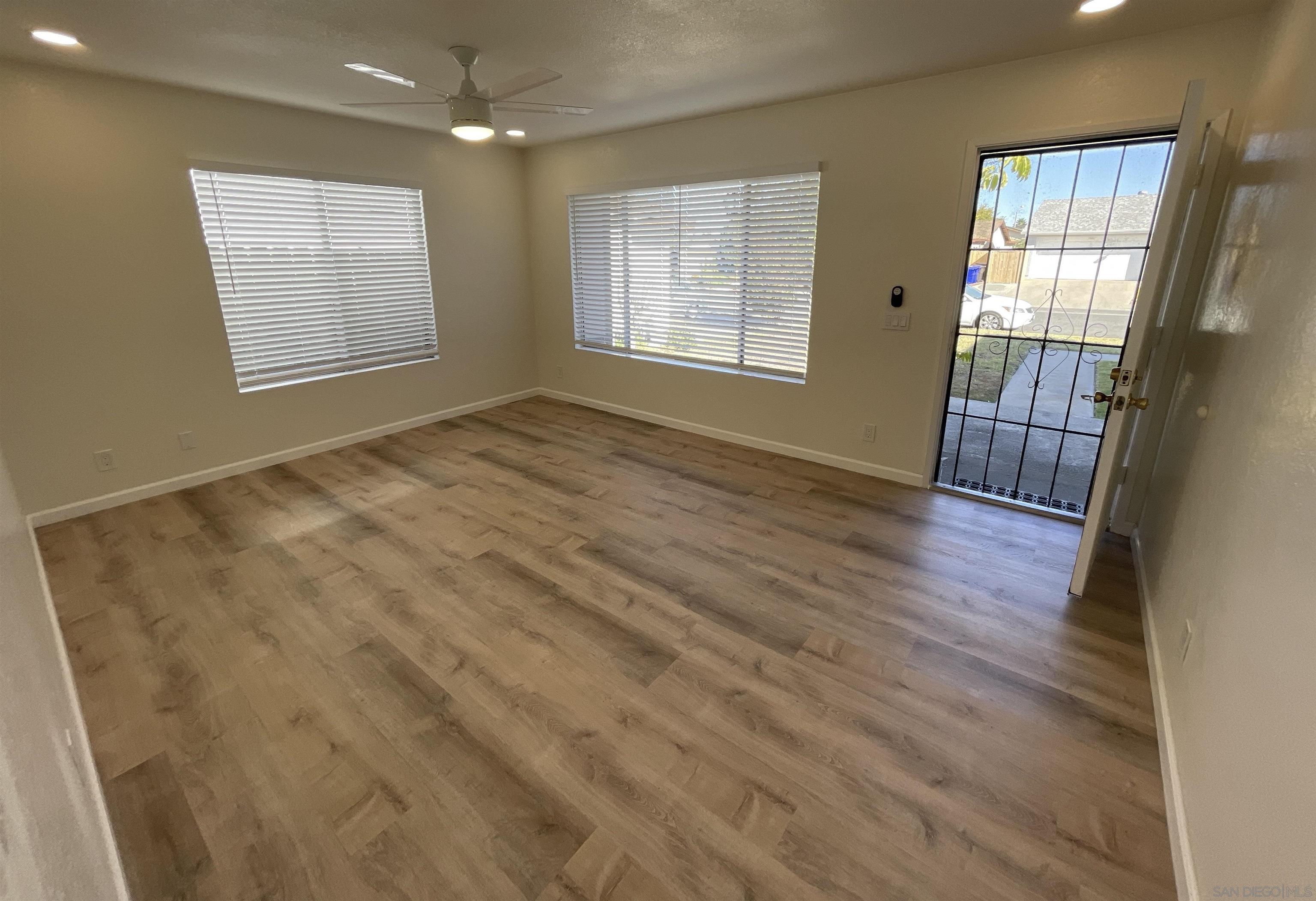 Detail Gallery Image 3 of 13 For 7957  Gaylen Rd, San Diego,  CA 92126 - 3 Beds | 2 Baths