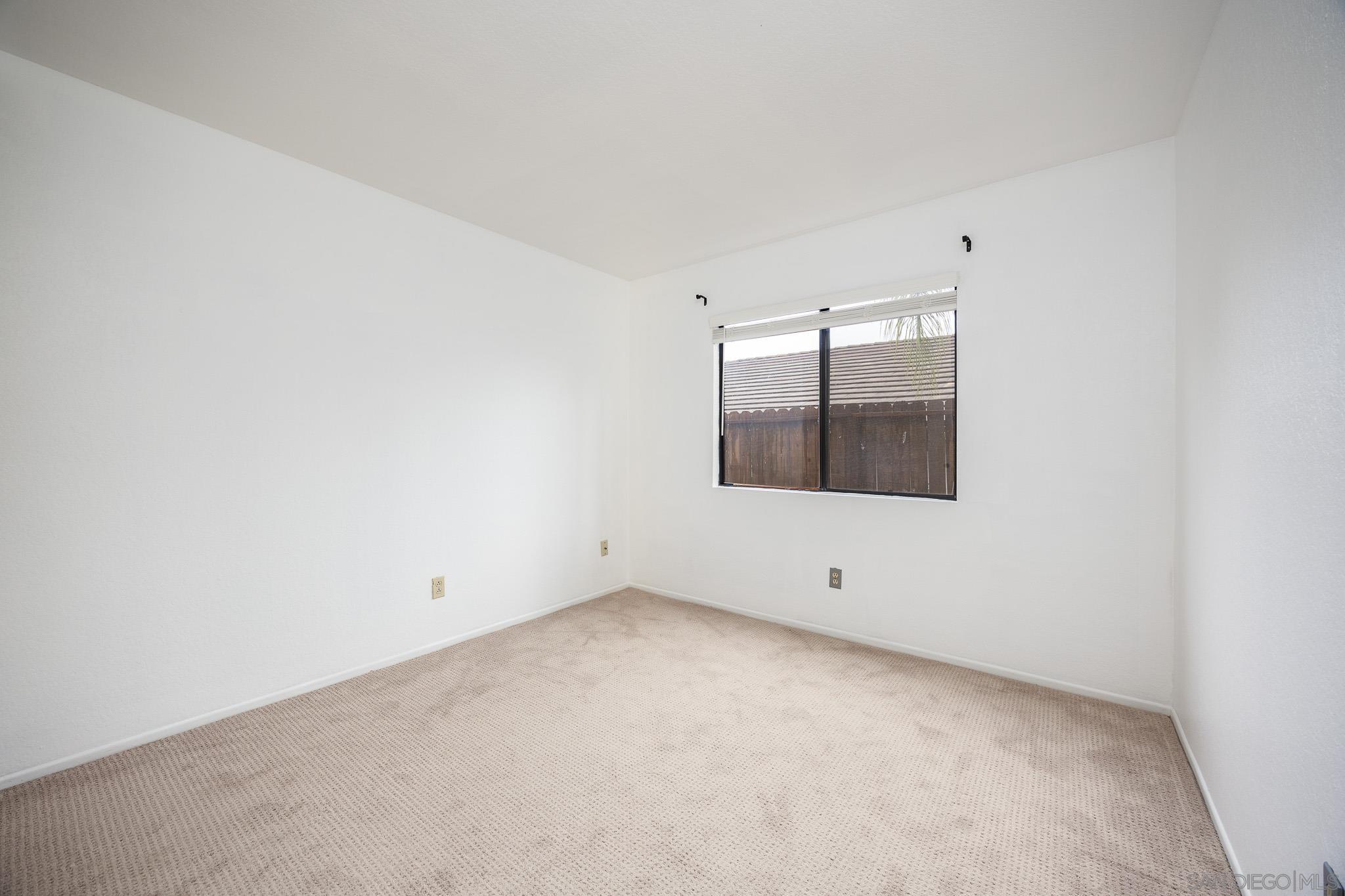 Detail Gallery Image 16 of 41 For 1952  Buckskin Gln, Escondido,  CA 92027 - 3 Beds | 2/1 Baths