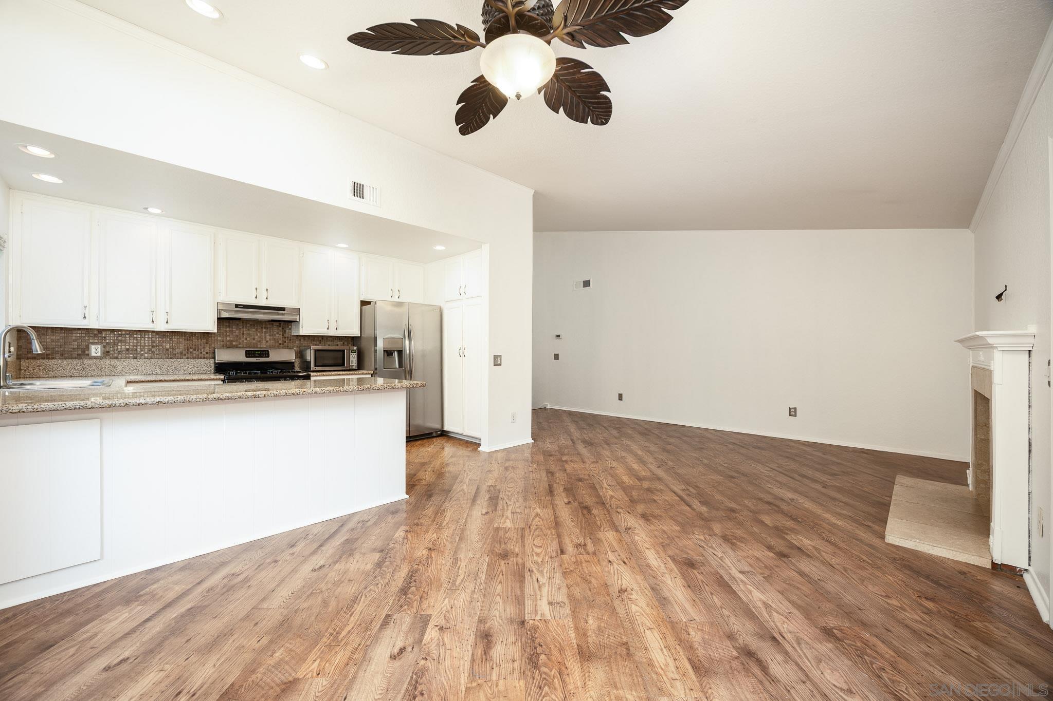 Detail Gallery Image 8 of 41 For 1952  Buckskin Gln, Escondido,  CA 92027 - 3 Beds | 2/1 Baths