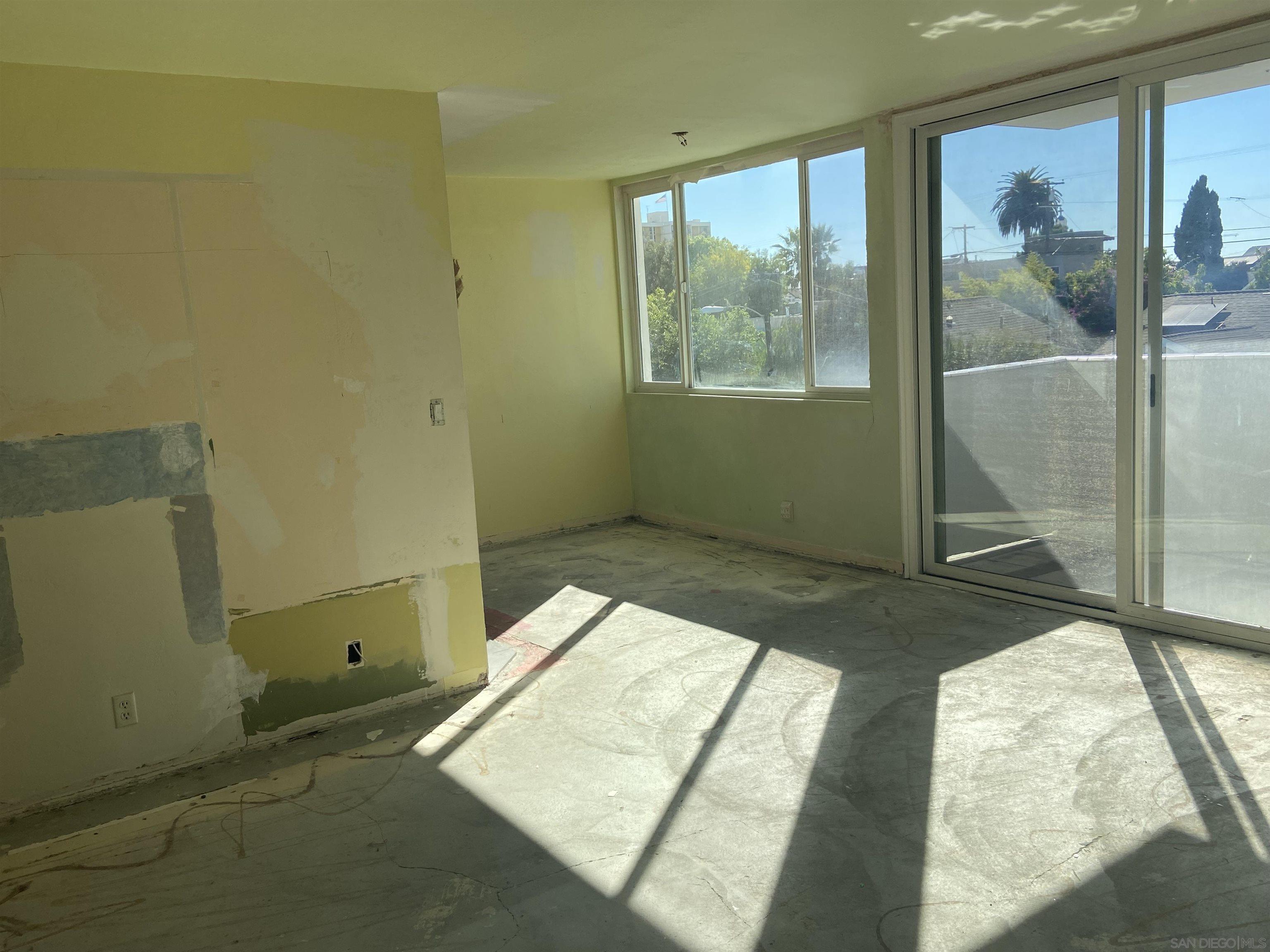 Detail Gallery Image 2 of 32 For 1907  Robinson Ave  #309,  San Diego,  CA 92104 - 1 Beds | 1 Baths