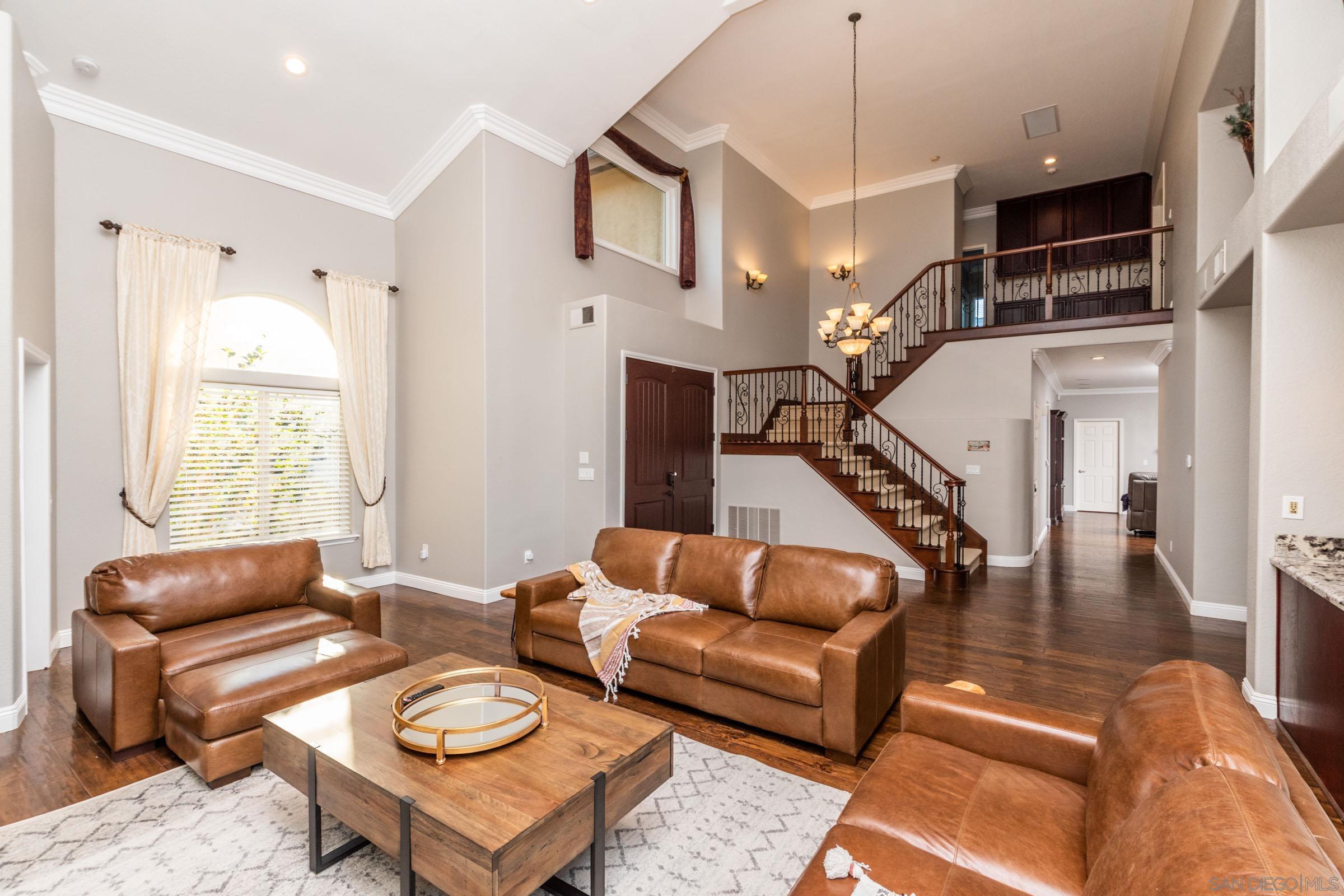 Detail Gallery Image 10 of 64 For 2340  Lomica Pl, Escondido,  CA 92029 - 6 Beds | 4 Baths