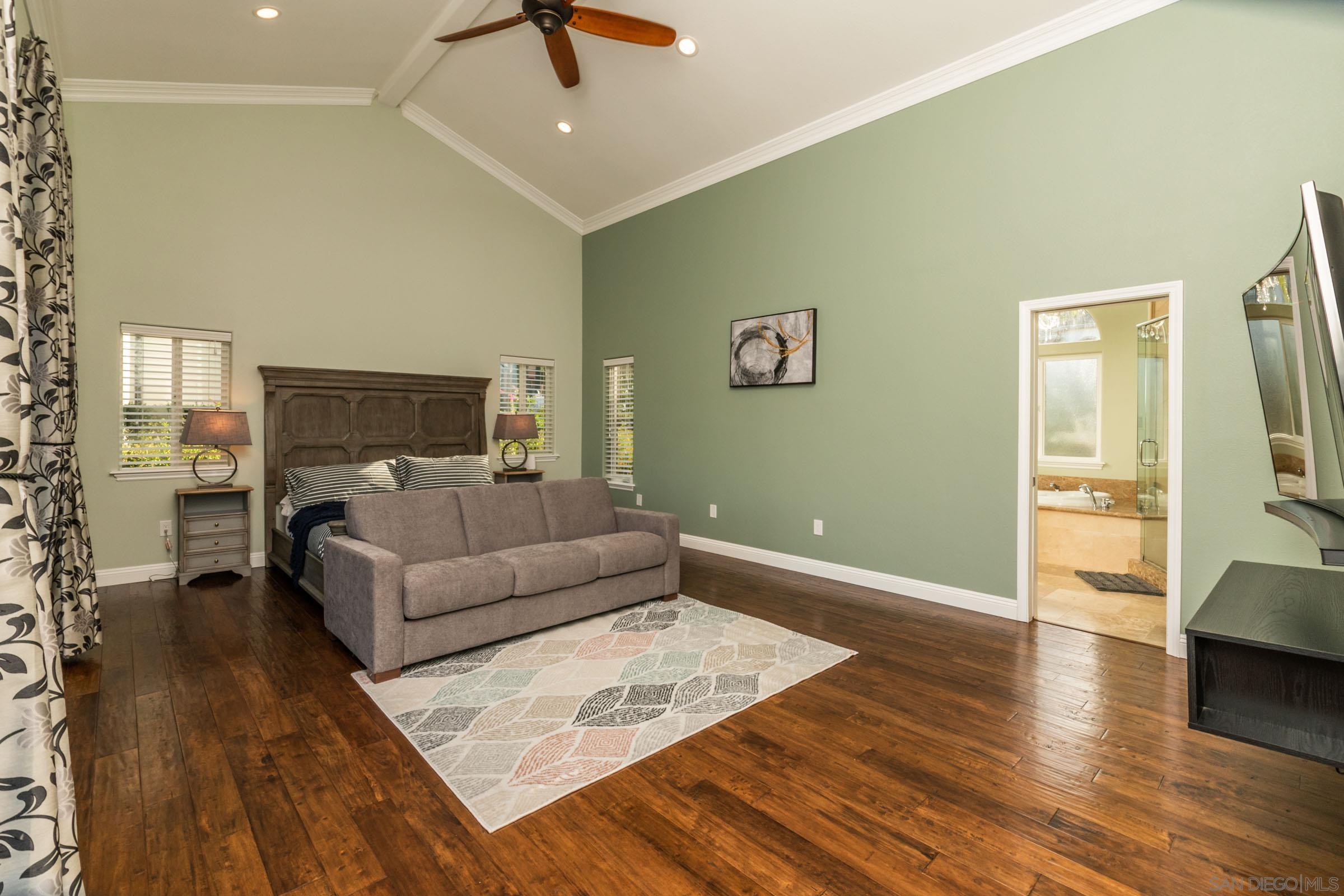 Detail Gallery Image 21 of 64 For 2340  Lomica Pl, Escondido,  CA 92029 - 6 Beds | 4 Baths