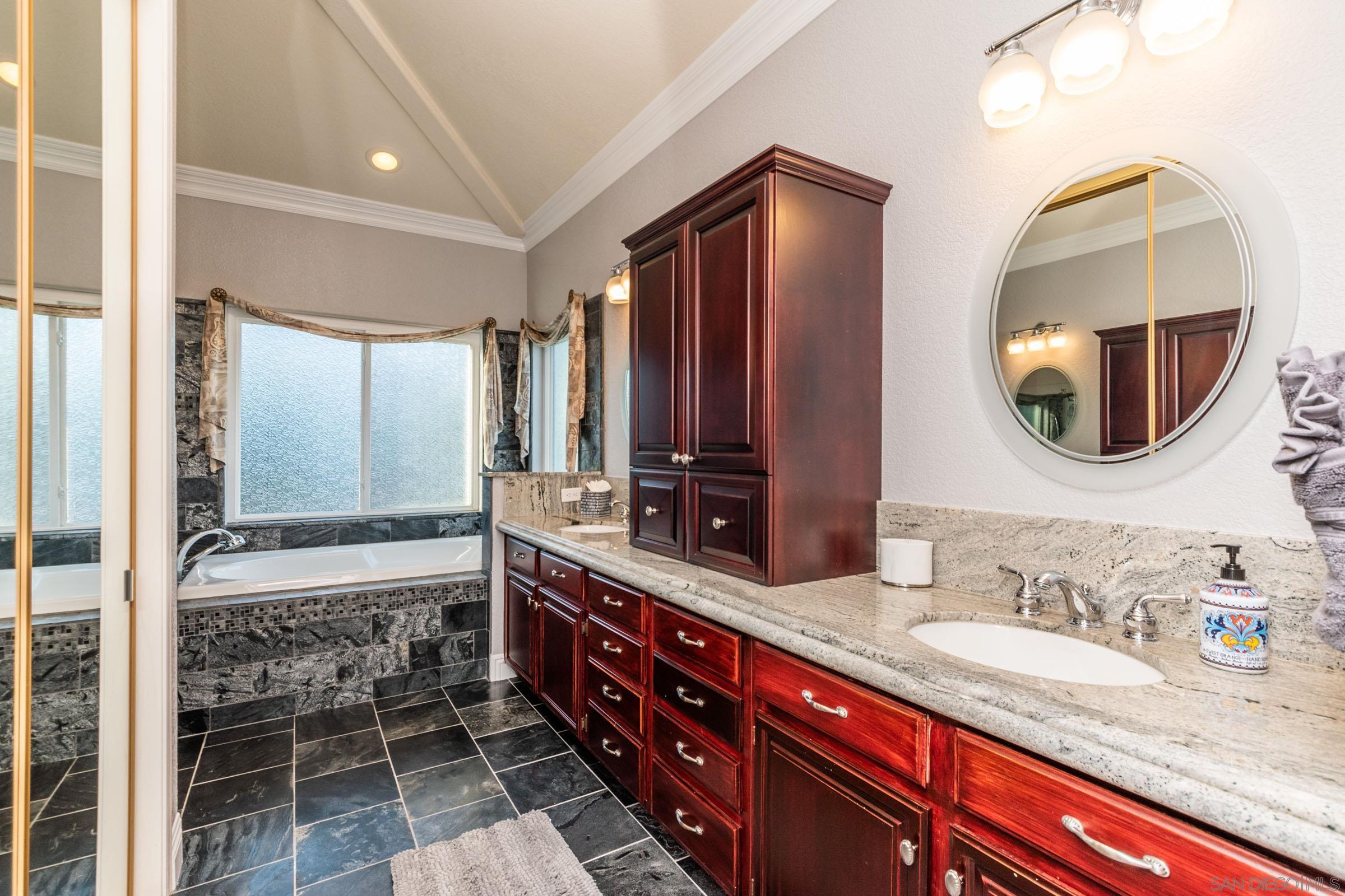 Detail Gallery Image 42 of 64 For 2340  Lomica Pl, Escondido,  CA 92029 - 6 Beds | 4 Baths