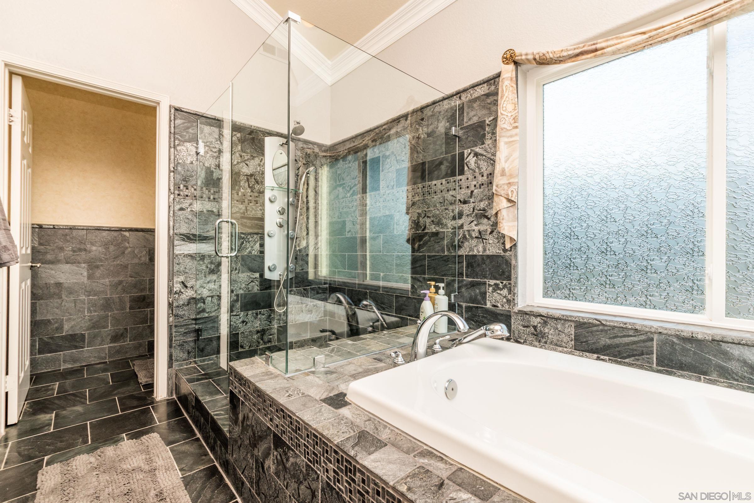 Detail Gallery Image 43 of 64 For 2340  Lomica Pl, Escondido,  CA 92029 - 6 Beds | 4 Baths