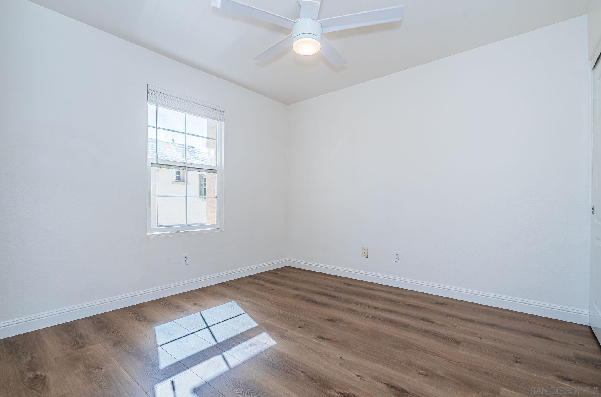 Detail Gallery Image 13 of 27 For 762  Broadway  34, Chula Vista,  CA 91910 - 3 Beds | 3/1 Baths