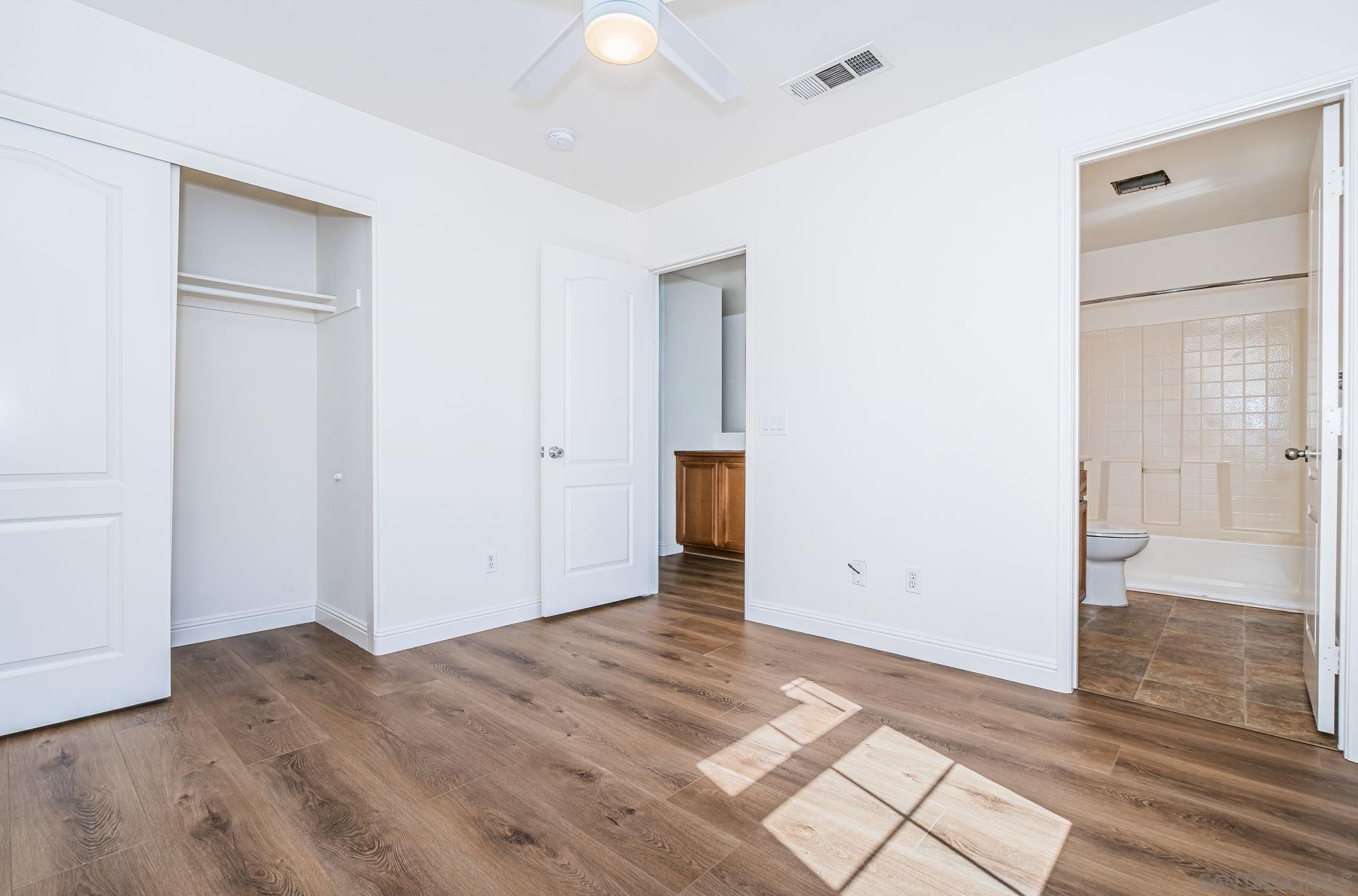 Detail Gallery Image 14 of 27 For 762  Broadway  34, Chula Vista,  CA 91910 - 3 Beds | 3/1 Baths