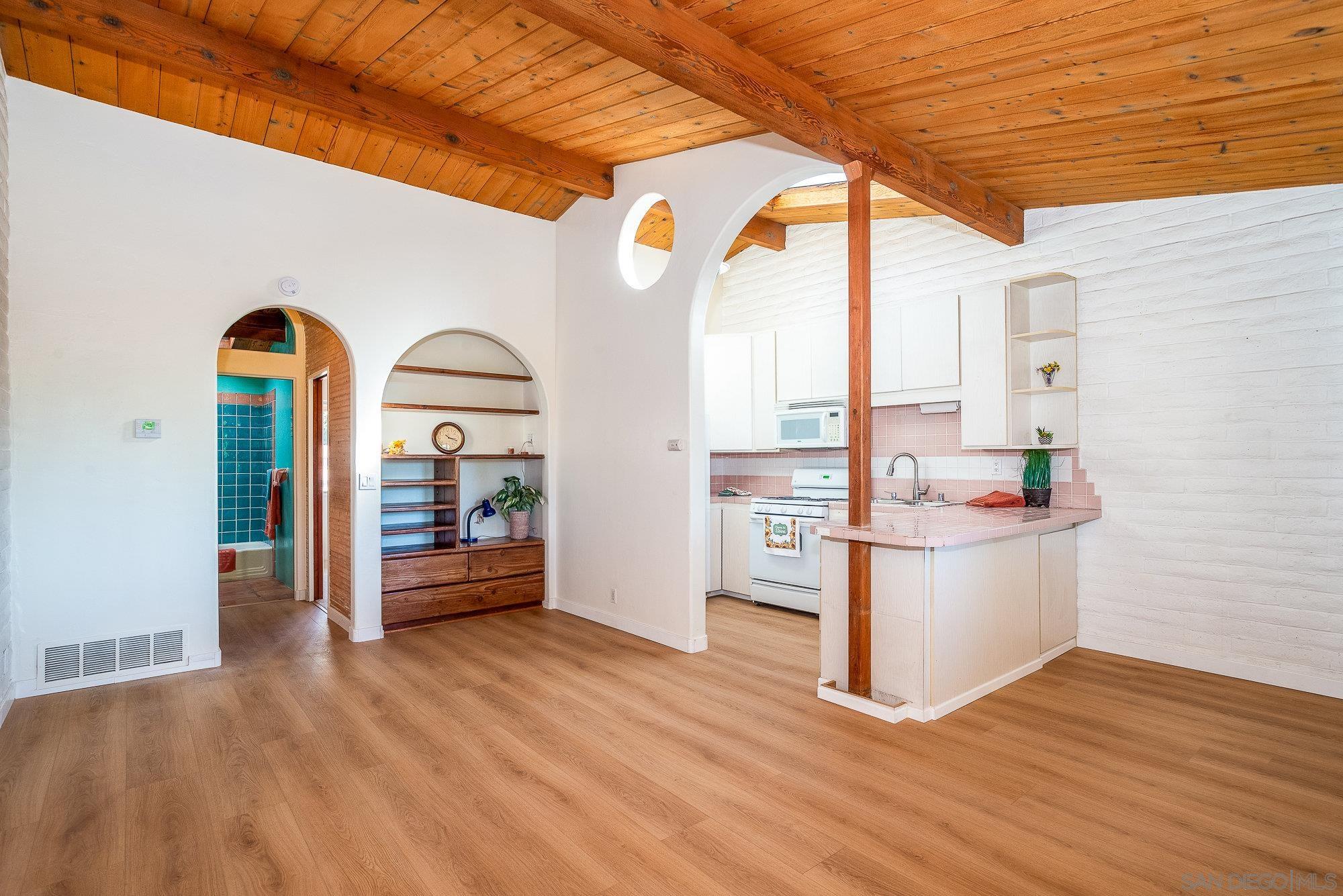 Front Image Thumbnail for SD250041912