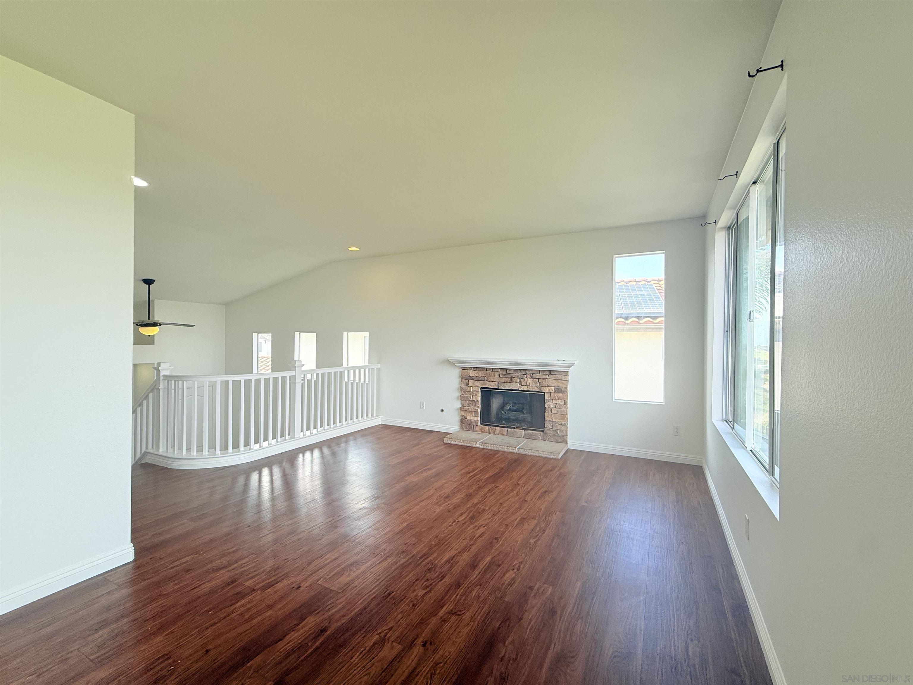 Detail Gallery Image 12 of 26 For 1420  Sapphire Dr, Carlsbad,  CA 92011 - 5 Beds | 3 Baths