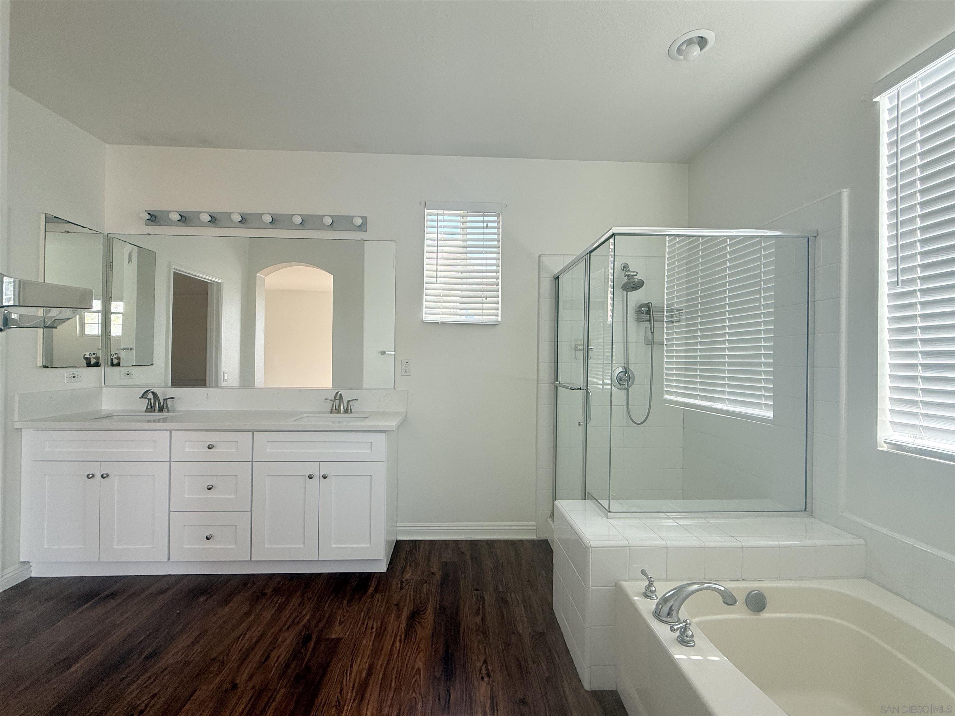 Detail Gallery Image 15 of 26 For 1420  Sapphire Dr, Carlsbad,  CA 92011 - 5 Beds | 3 Baths