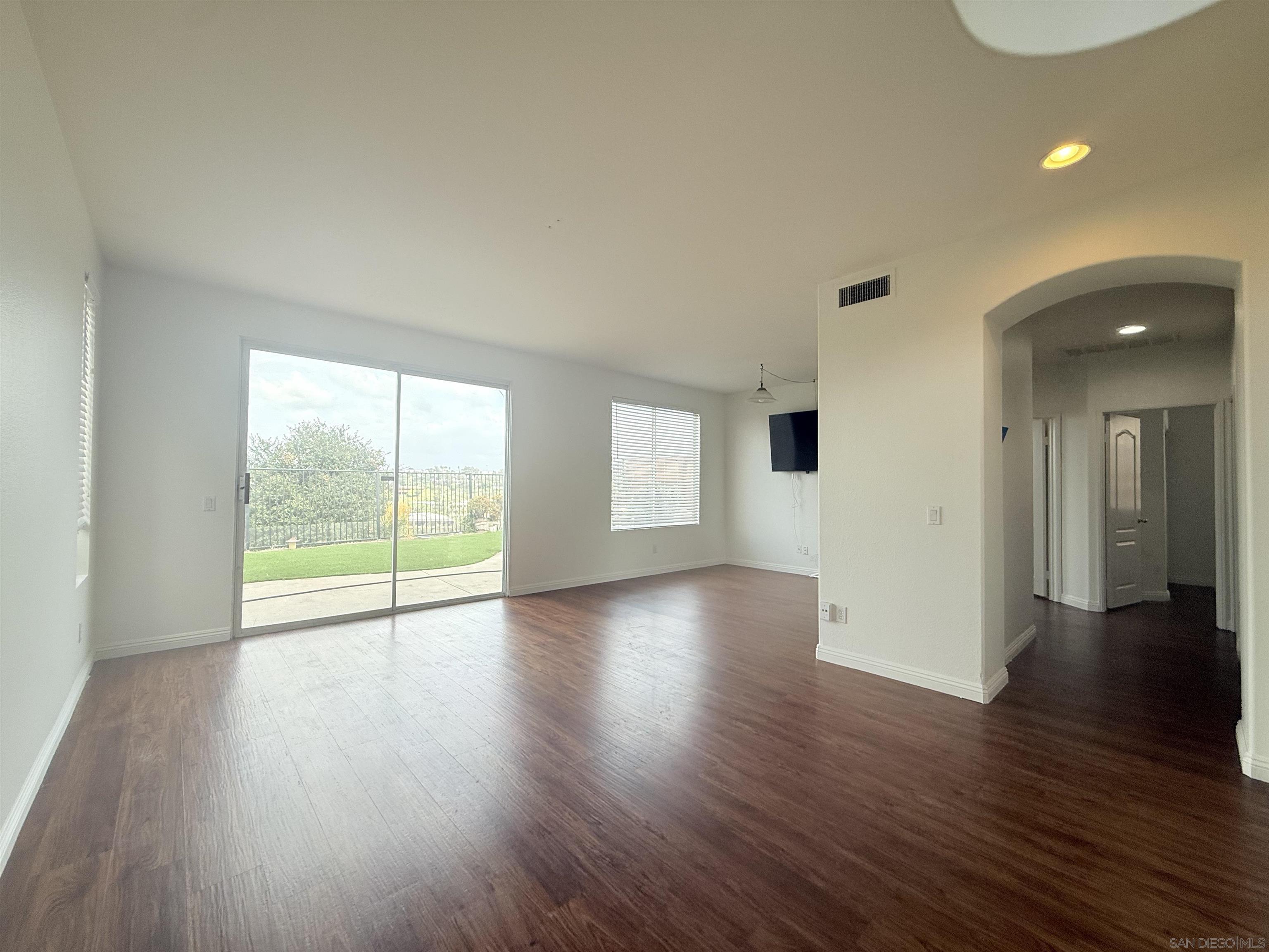 Detail Gallery Image 18 of 26 For 1420  Sapphire Dr, Carlsbad,  CA 92011 - 5 Beds | 3 Baths