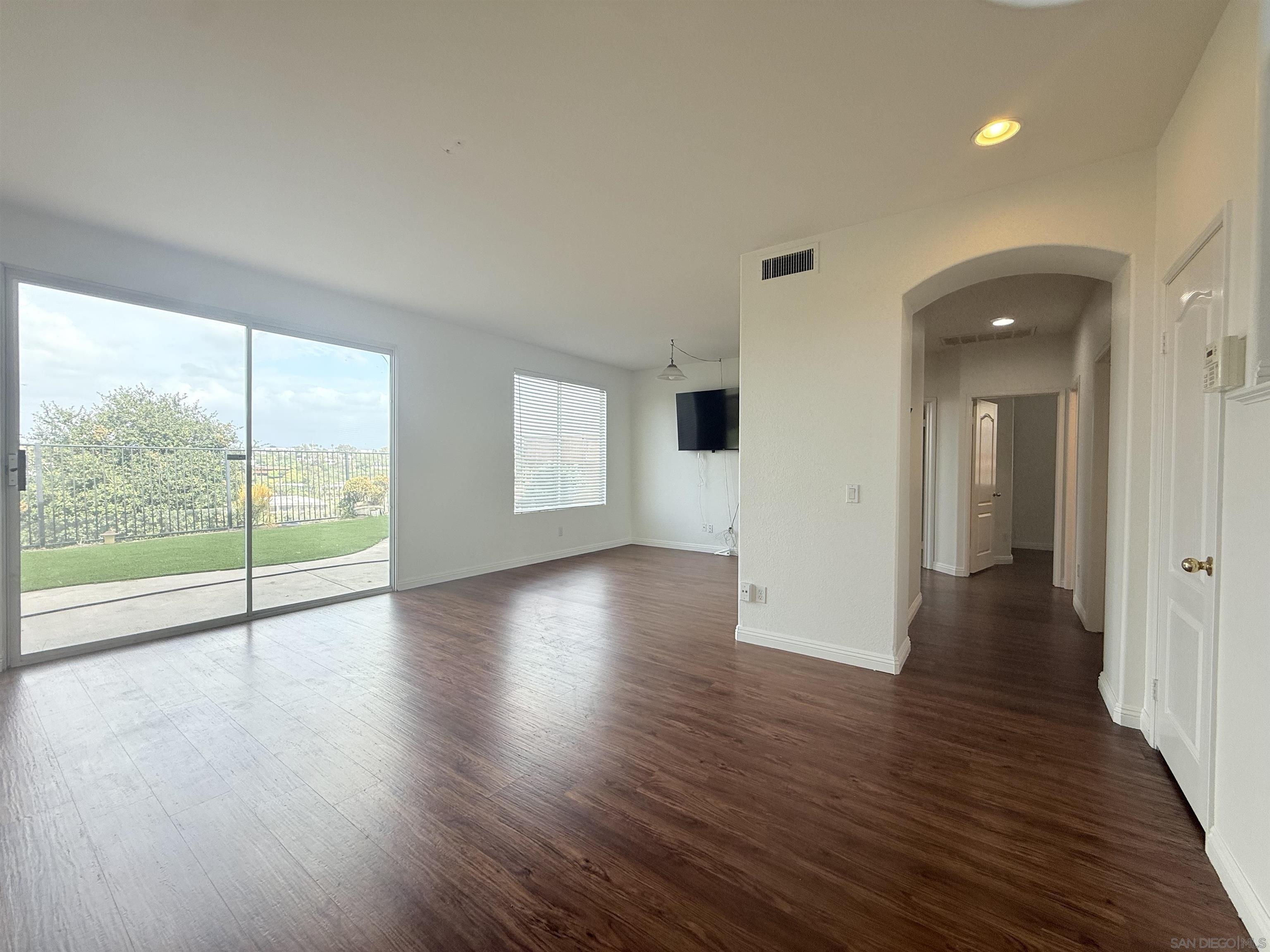 Detail Gallery Image 21 of 26 For 1420  Sapphire Dr, Carlsbad,  CA 92011 - 5 Beds | 3 Baths