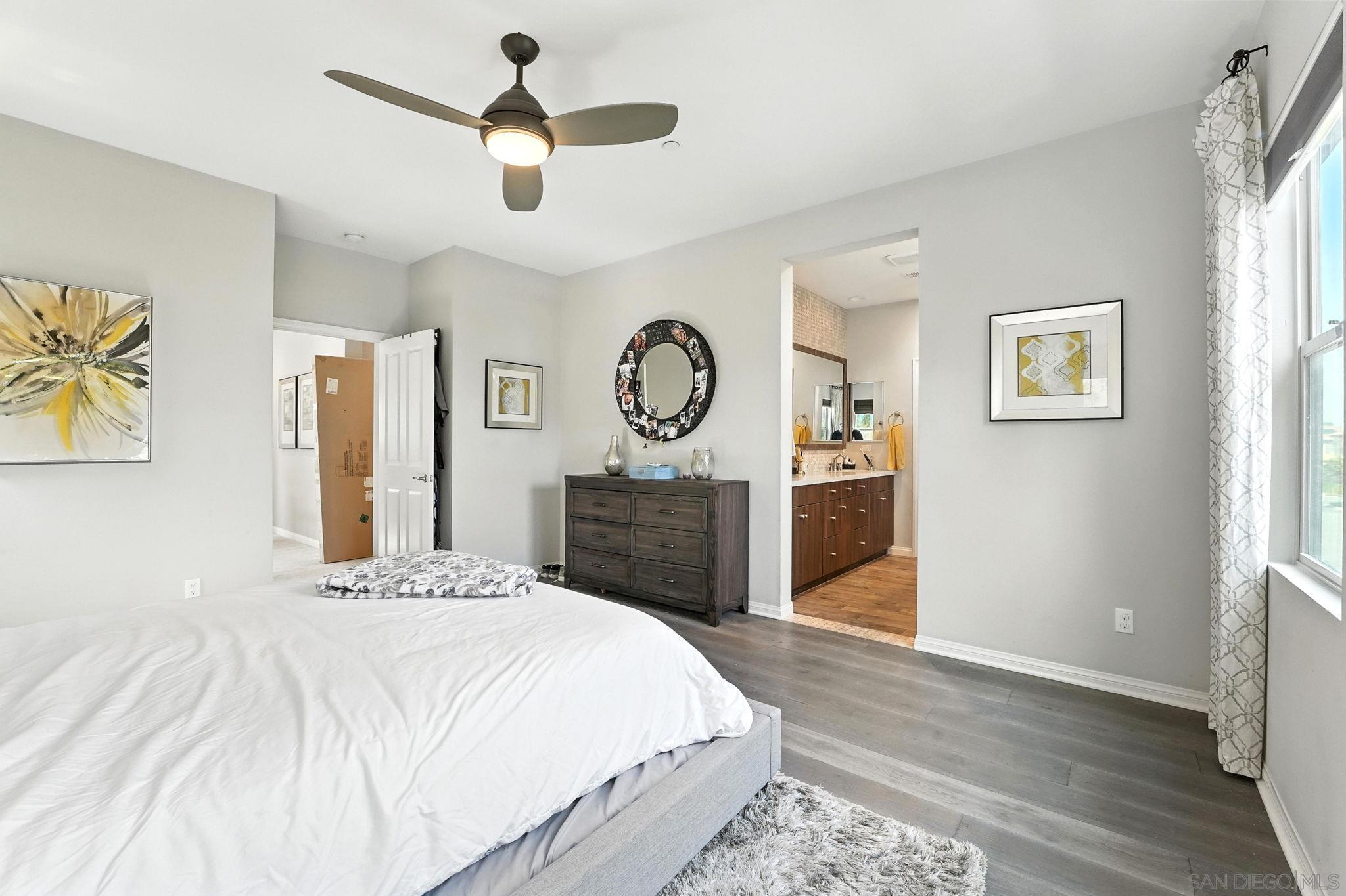 Detail Gallery Image 13 of 32 For 1035  Sea Glass Way, San Diego,  CA 92154 - 3 Beds | 2/1 Baths