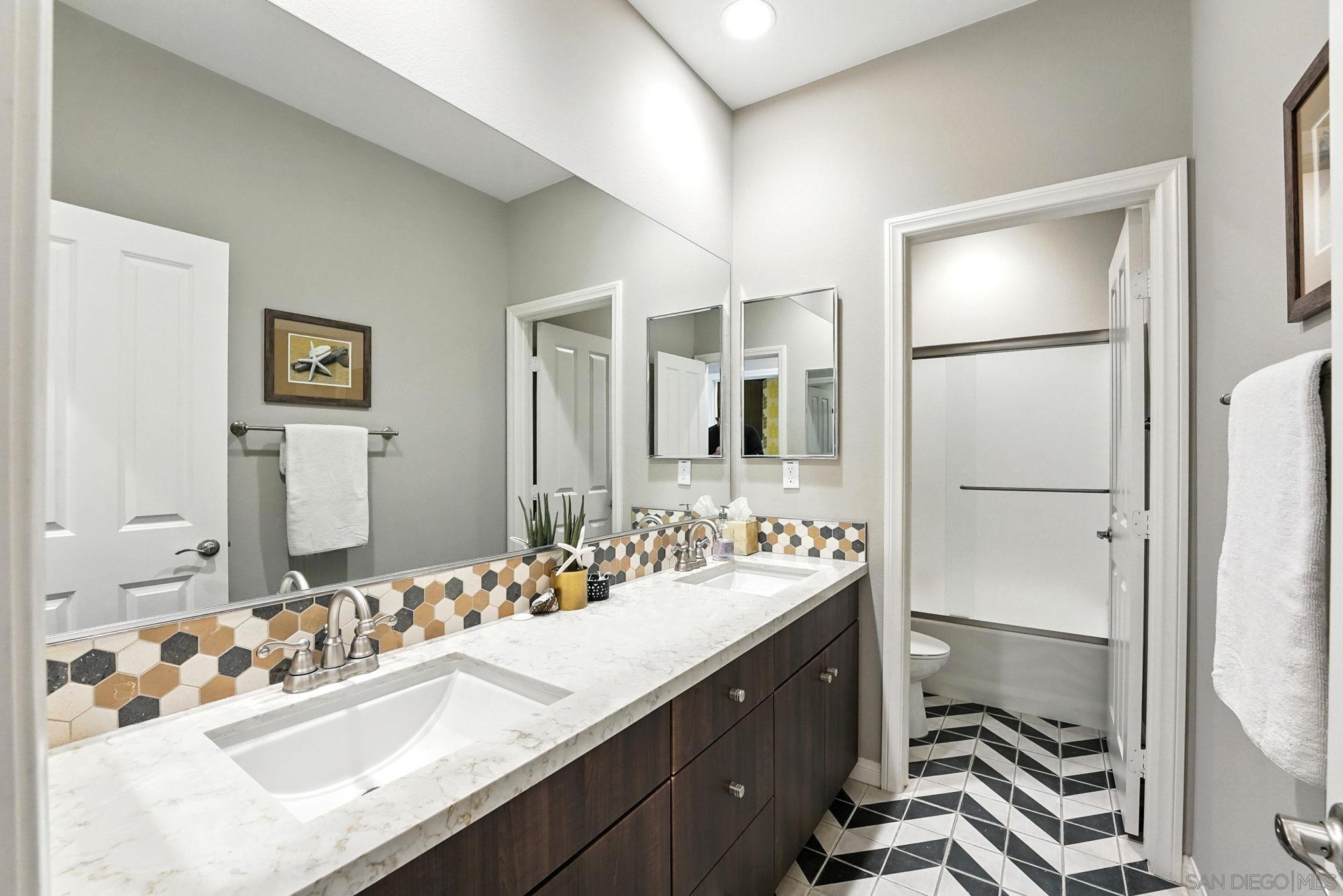 Detail Gallery Image 21 of 32 For 1035  Sea Glass Way, San Diego,  CA 92154 - 3 Beds | 2/1 Baths