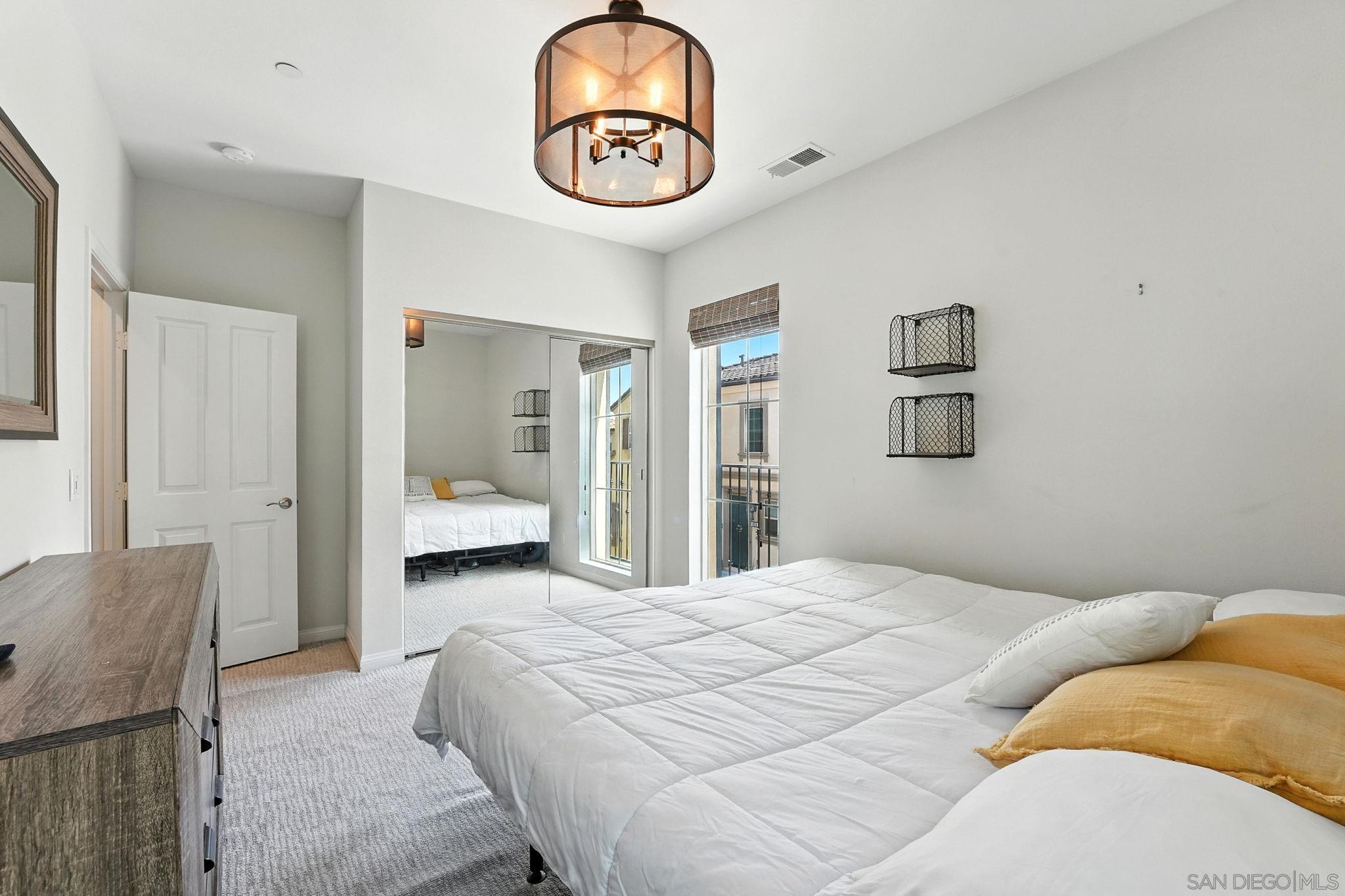 Detail Gallery Image 22 of 32 For 1035  Sea Glass Way, San Diego,  CA 92154 - 3 Beds | 2/1 Baths