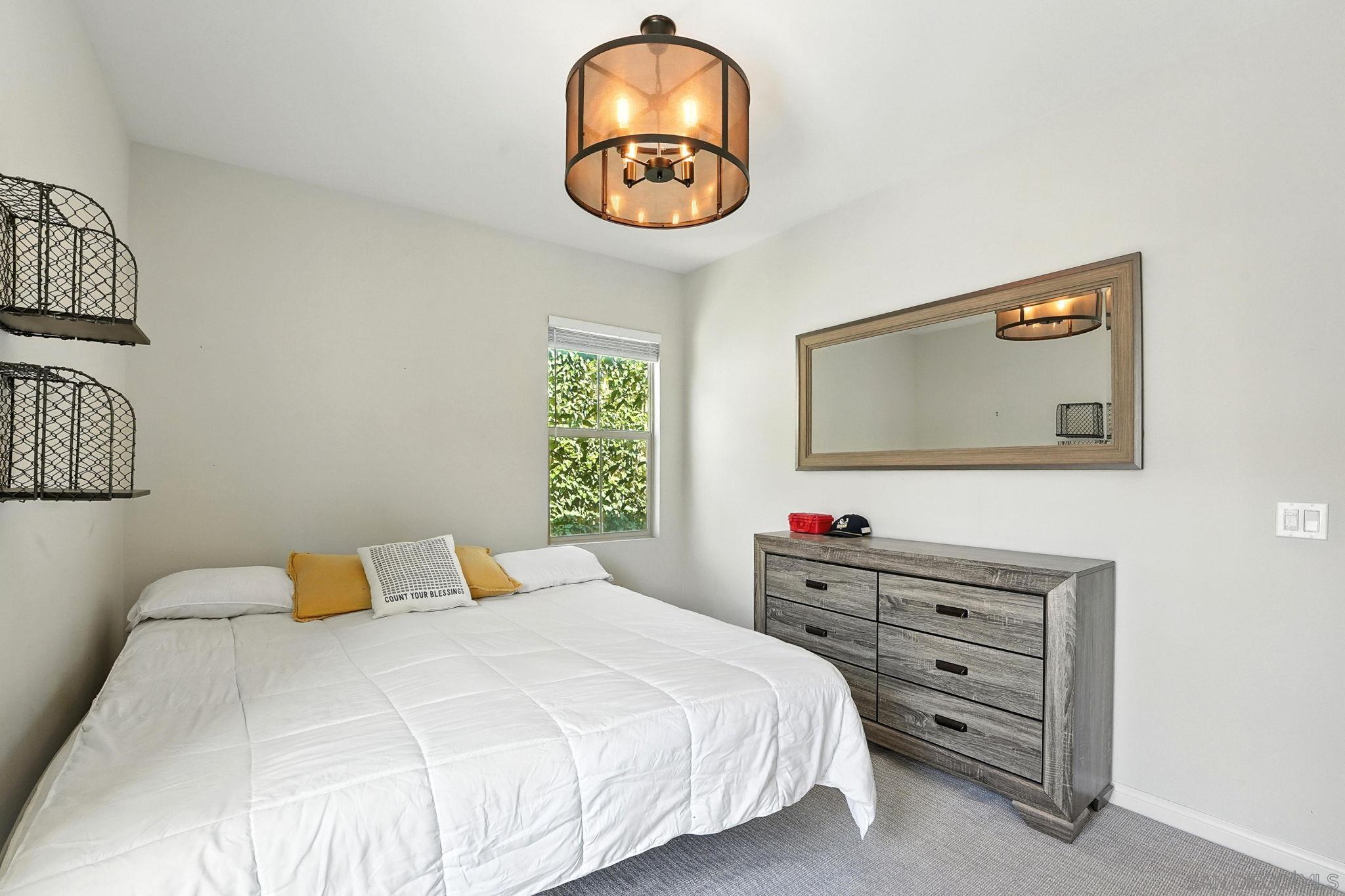 Detail Gallery Image 10 of 32 For 1035  Sea Glass Way, San Diego,  CA 92154 - 3 Beds | 2/1 Baths