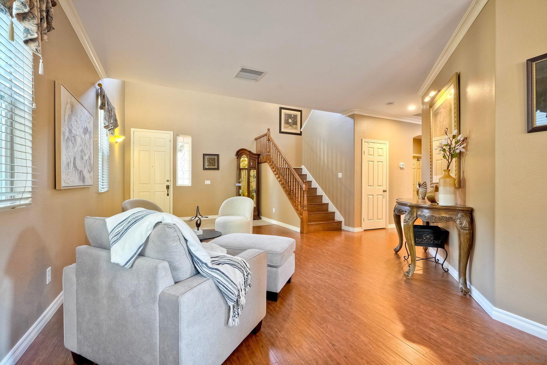 Detail Gallery Image 5 of 26 For 11954  Cypress Valley Drive, San Diego,  CA 92131 - 4 Beds | 2/1 Baths