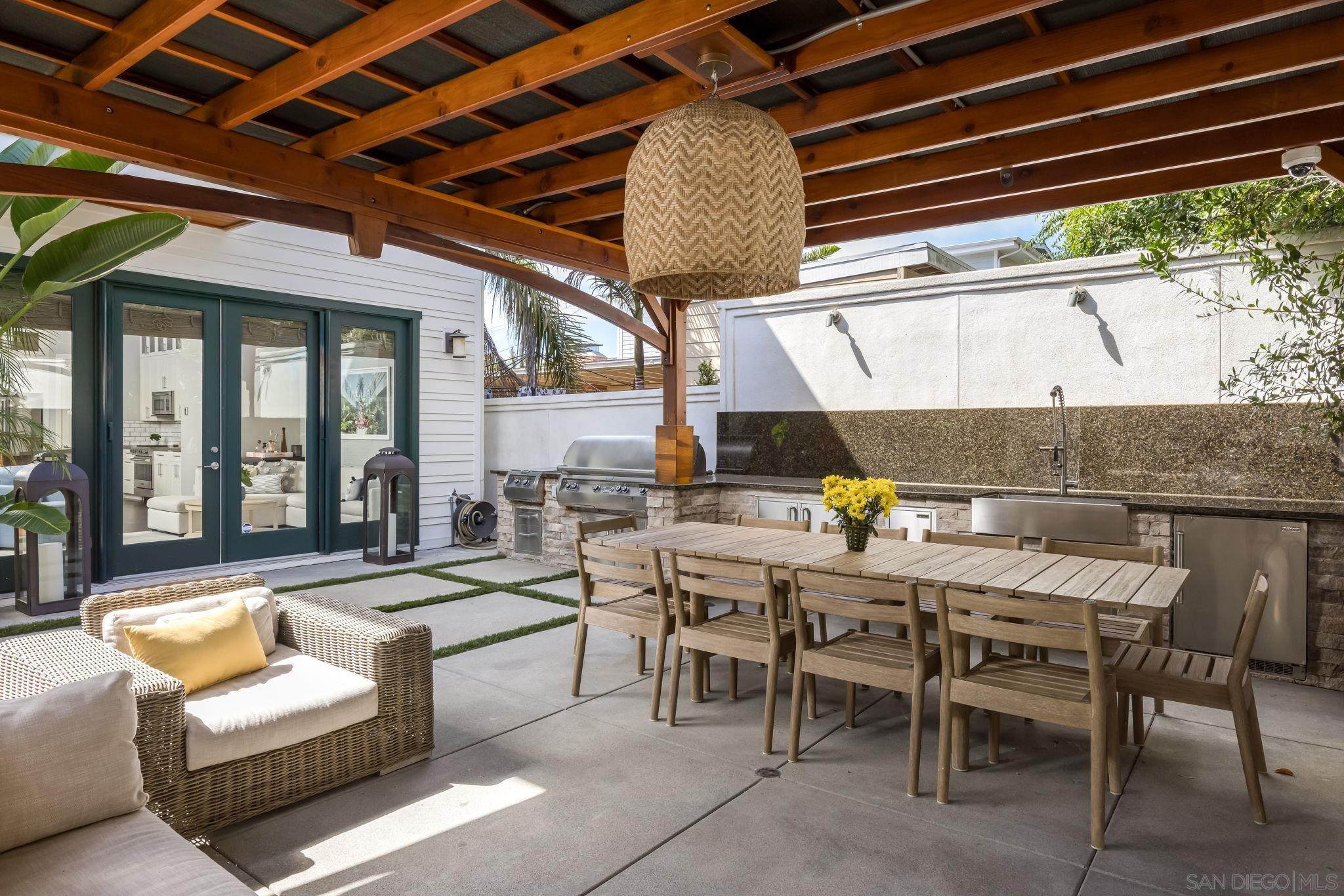 Detail Gallery Image 14 of 51 For 6411  Dowling Dr, La Jolla,  CA 92037 - 5 Beds | 4 Baths