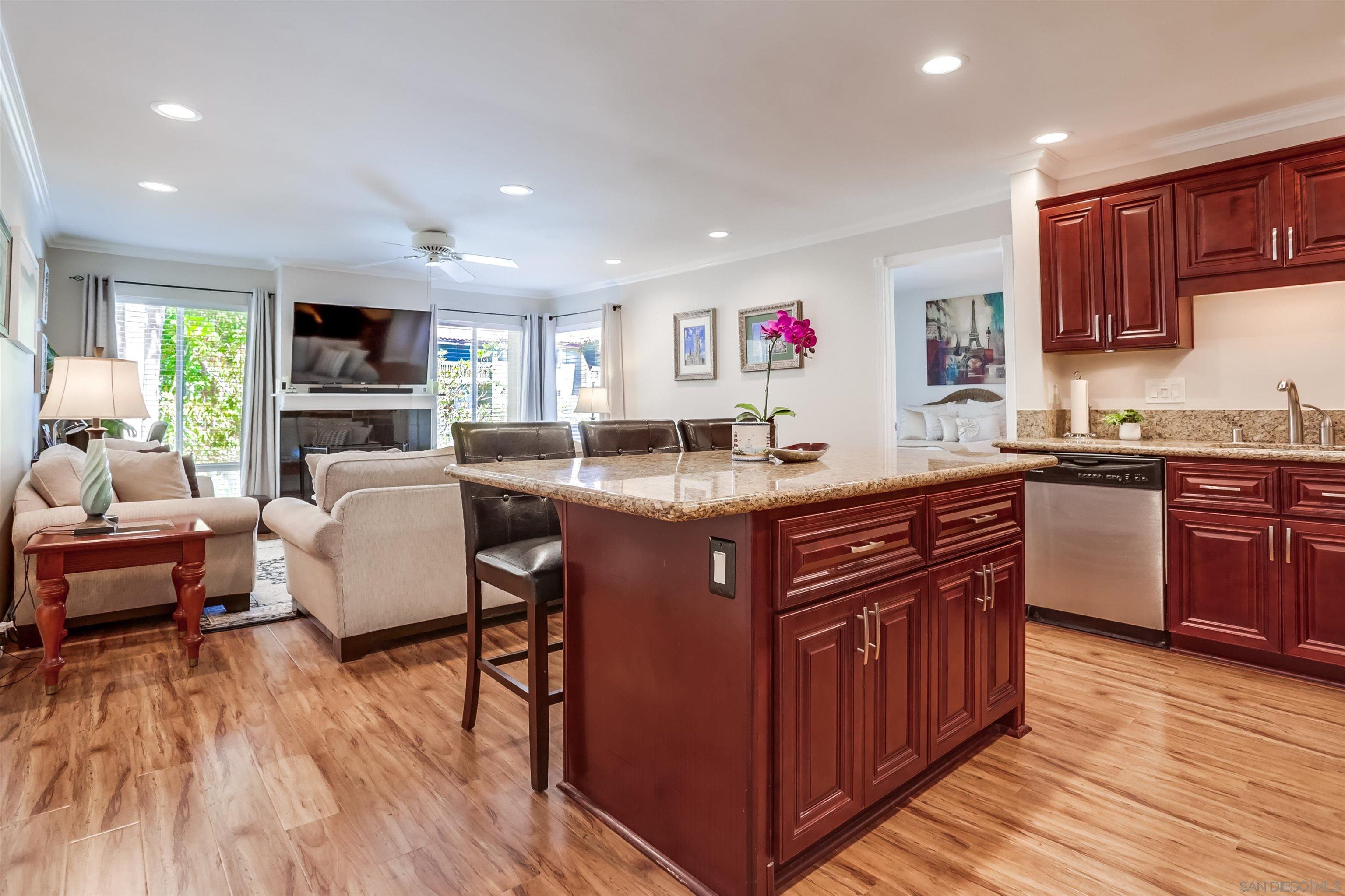 Detail Gallery Image 3 of 21 For 1775  Diamond St  #220,  San Diego,  CA 92109 - 2 Beds | 2 Baths