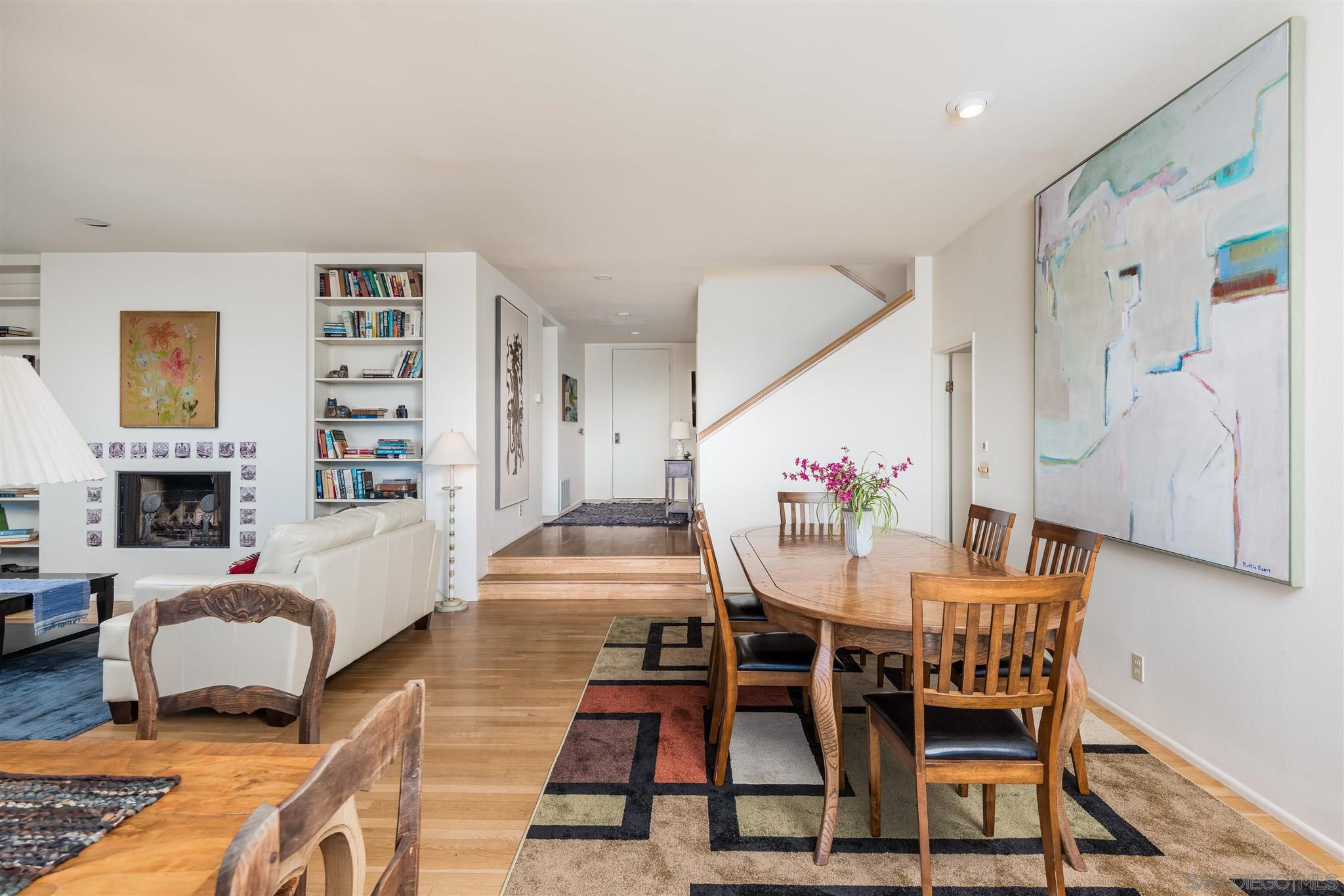 Detail Gallery Image 11 of 33 For 7556  Pepita Way, La Jolla,  CA 92037 - 3 Beds | 2/1 Baths