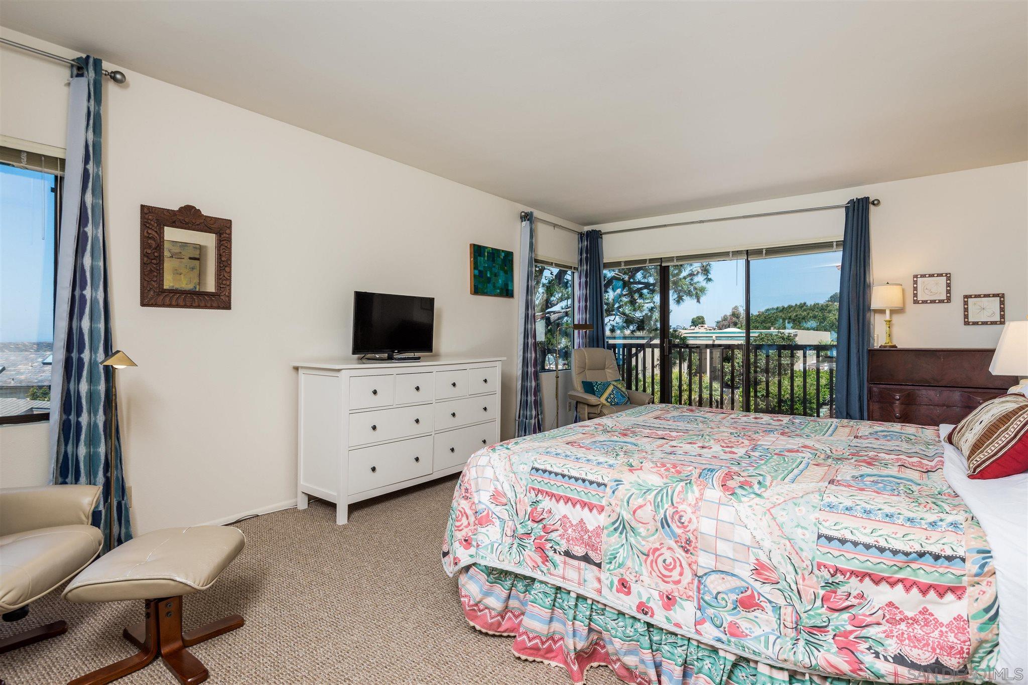 Detail Gallery Image 21 of 33 For 7556  Pepita Way, La Jolla,  CA 92037 - 3 Beds | 2/1 Baths