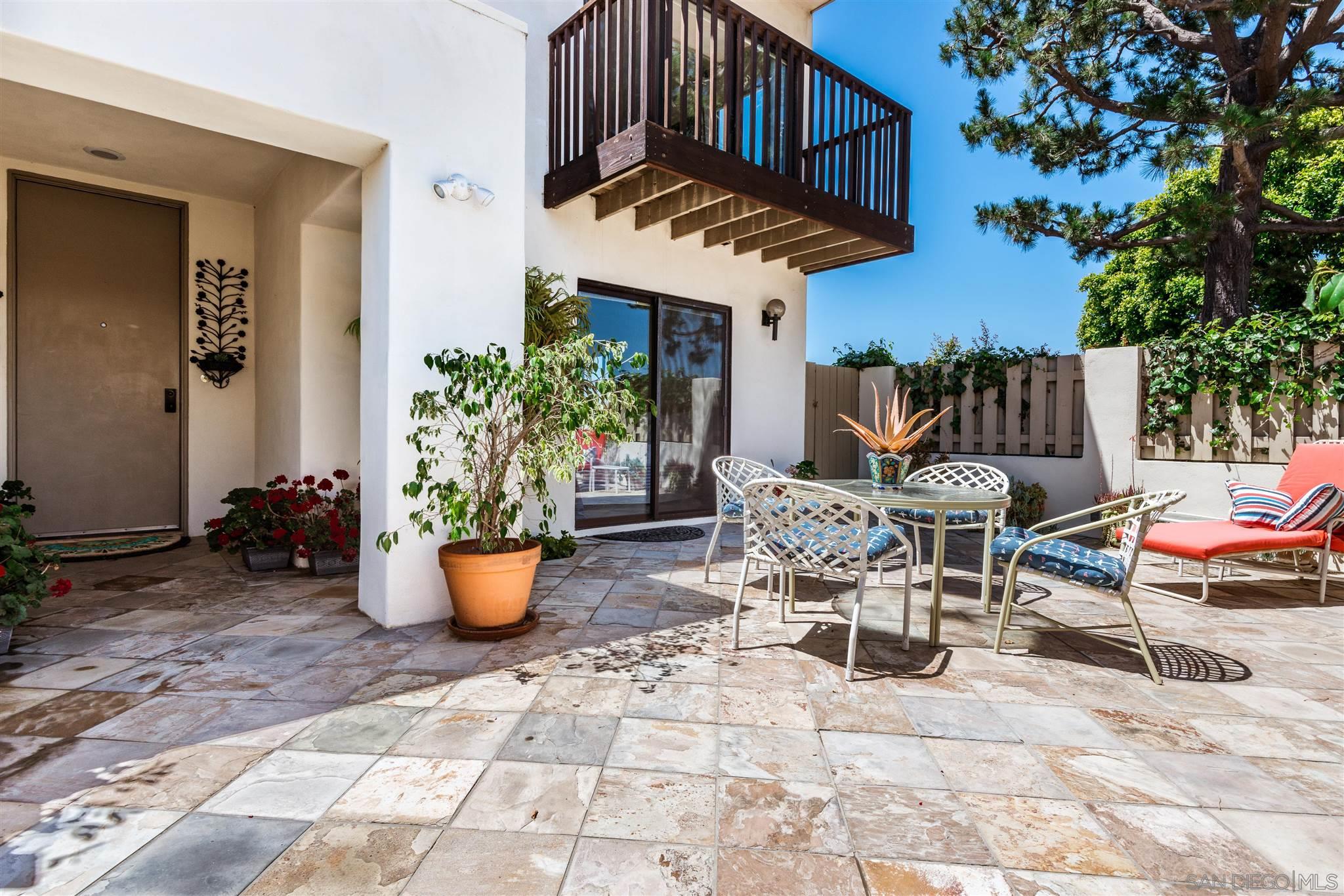 Detail Gallery Image 6 of 33 For 7556  Pepita Way, La Jolla,  CA 92037 - 3 Beds | 2/1 Baths