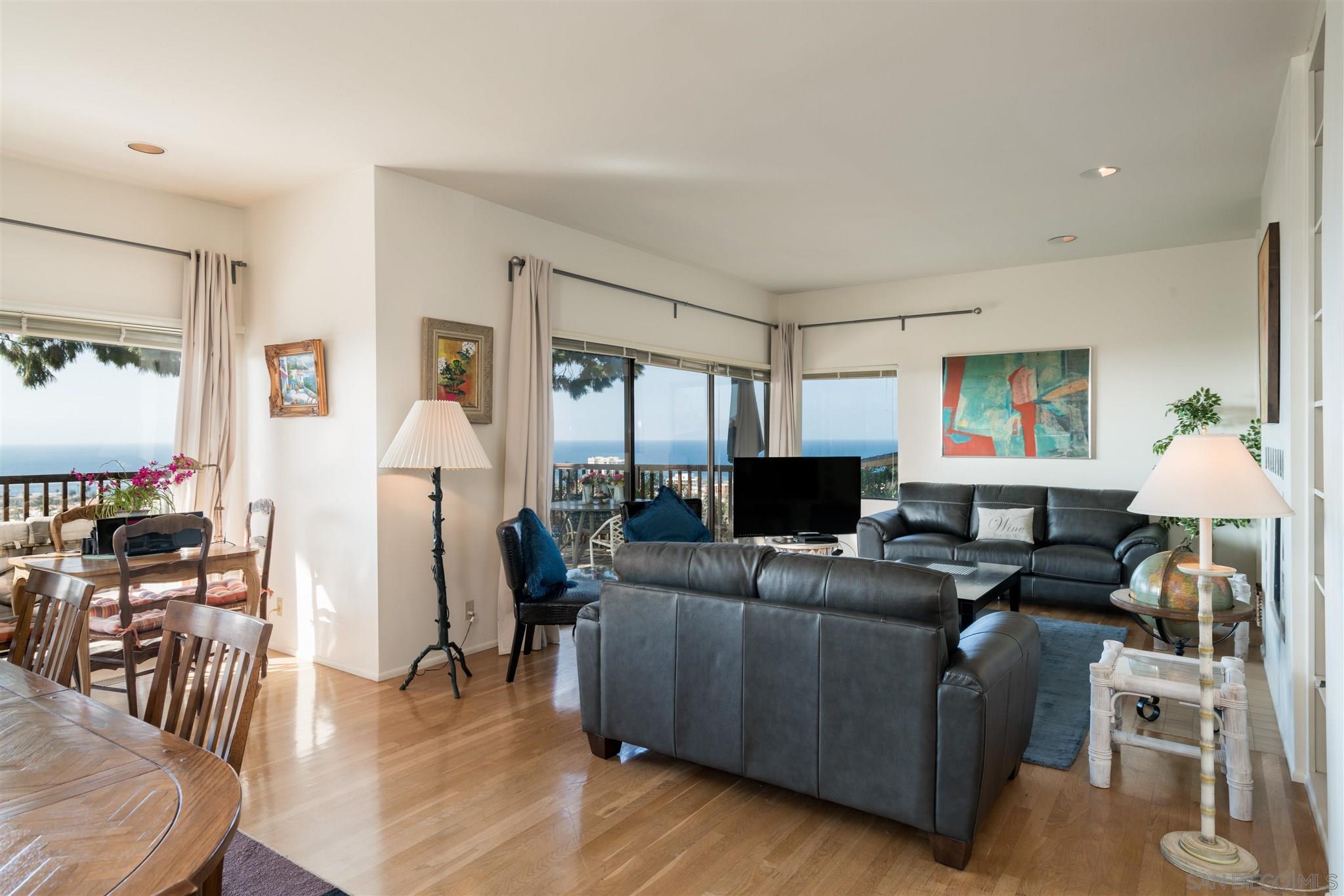 Detail Gallery Image 8 of 33 For 7556  Pepita Way, La Jolla,  CA 92037 - 3 Beds | 2/1 Baths