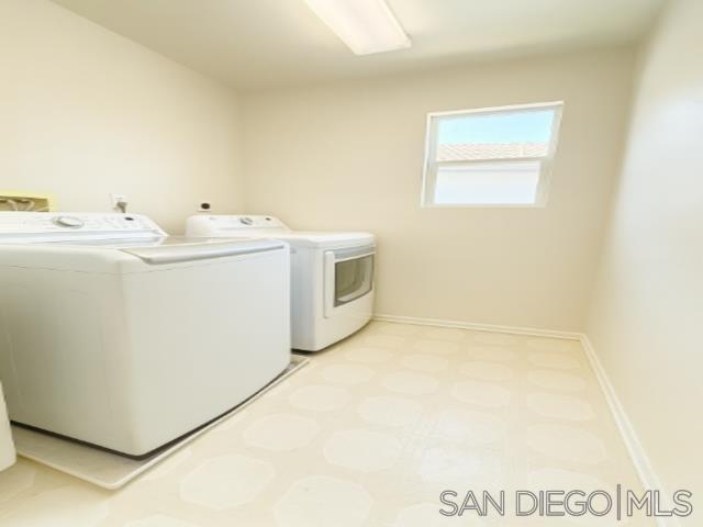 Detail Gallery Image 7 of 9 For 11855  Westview Parkway, San Diego,  CA 92126 - 4 Beds | 3 Baths
