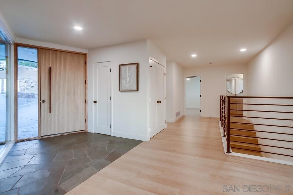 Detail Gallery Image 5 of 48 For 6347  Elmhurst Dr, San Diego,  CA 92120 - 4 Beds | 3/1 Baths