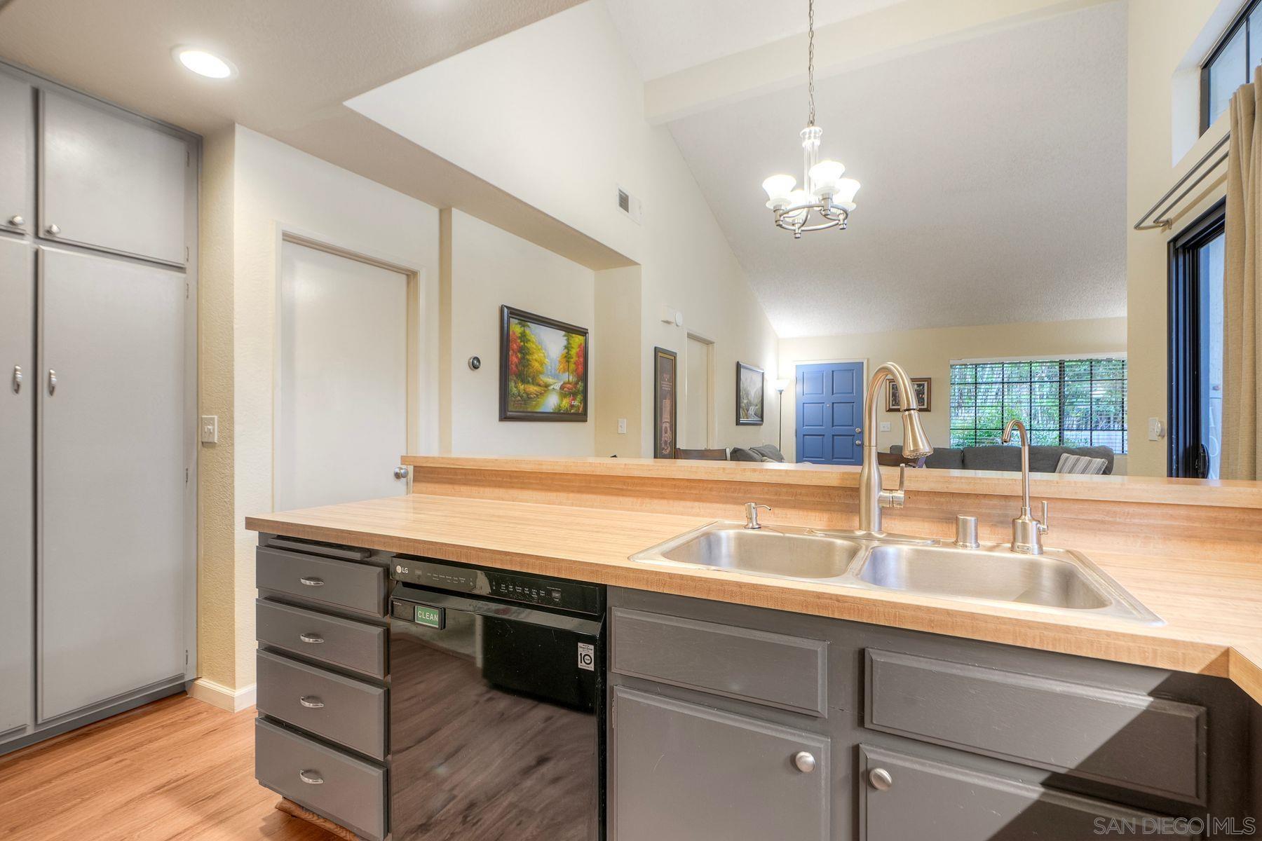 Detail Gallery Image 14 of 35 For 1007  Howard Avenue  #42,  Escondido,  CA 92029 - 2 Beds | 2 Baths