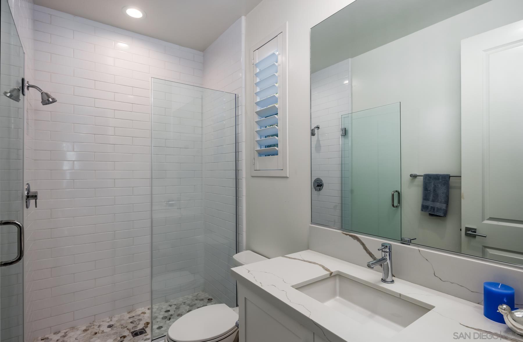 Detail Gallery Image 4 of 25 For 939  Moonstone Ct, Encinitas,  CA 92024 - 5 Beds | 4/1 Baths