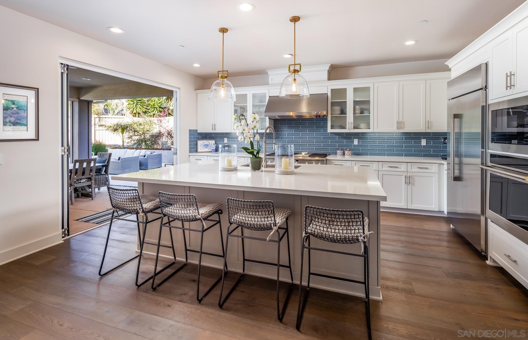 Detail Gallery Image 5 of 25 For 939  Moonstone Ct, Encinitas,  CA 92024 - 5 Beds | 4/1 Baths