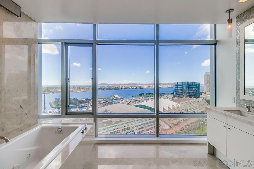 Detail Gallery Image 16 of 30 For 165  6th Ave  2504, San Diego,  CA 92101 - 3 Beds | 3/1 Baths