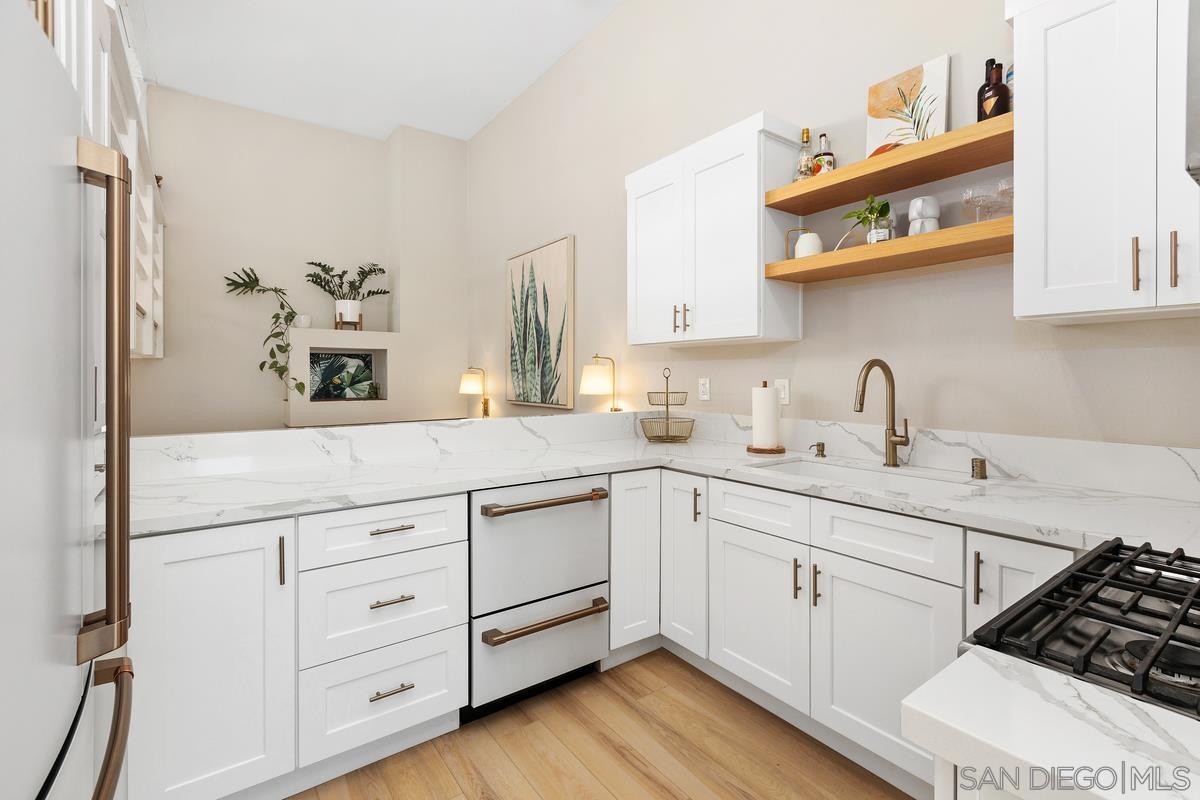 Front Image Thumbnail for SD250041958