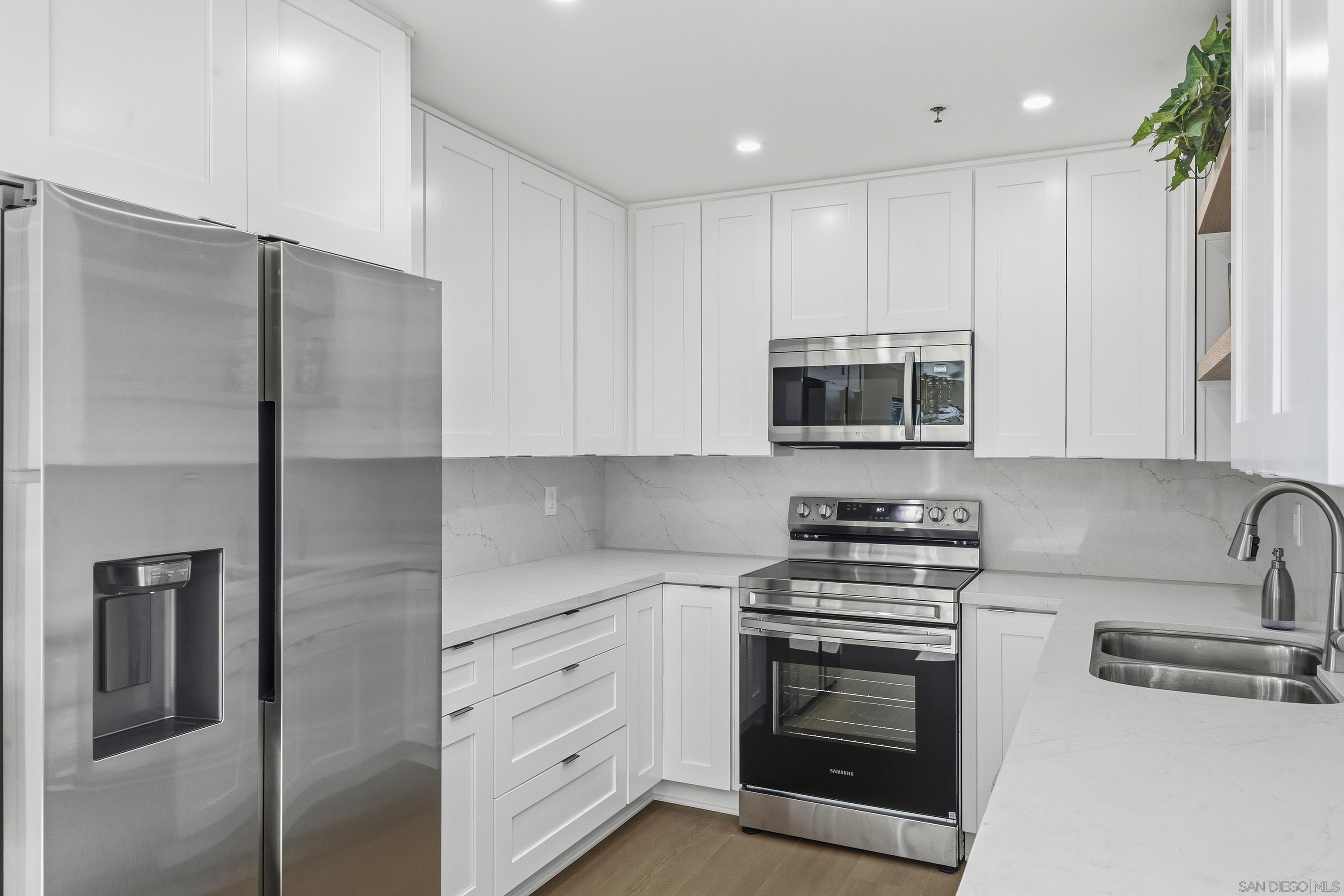 Detail Gallery Image 4 of 34 For 11233  Tierrasanta Blvd  13, San Diego,  CA 92124 - 1 Beds | 1/1 Baths