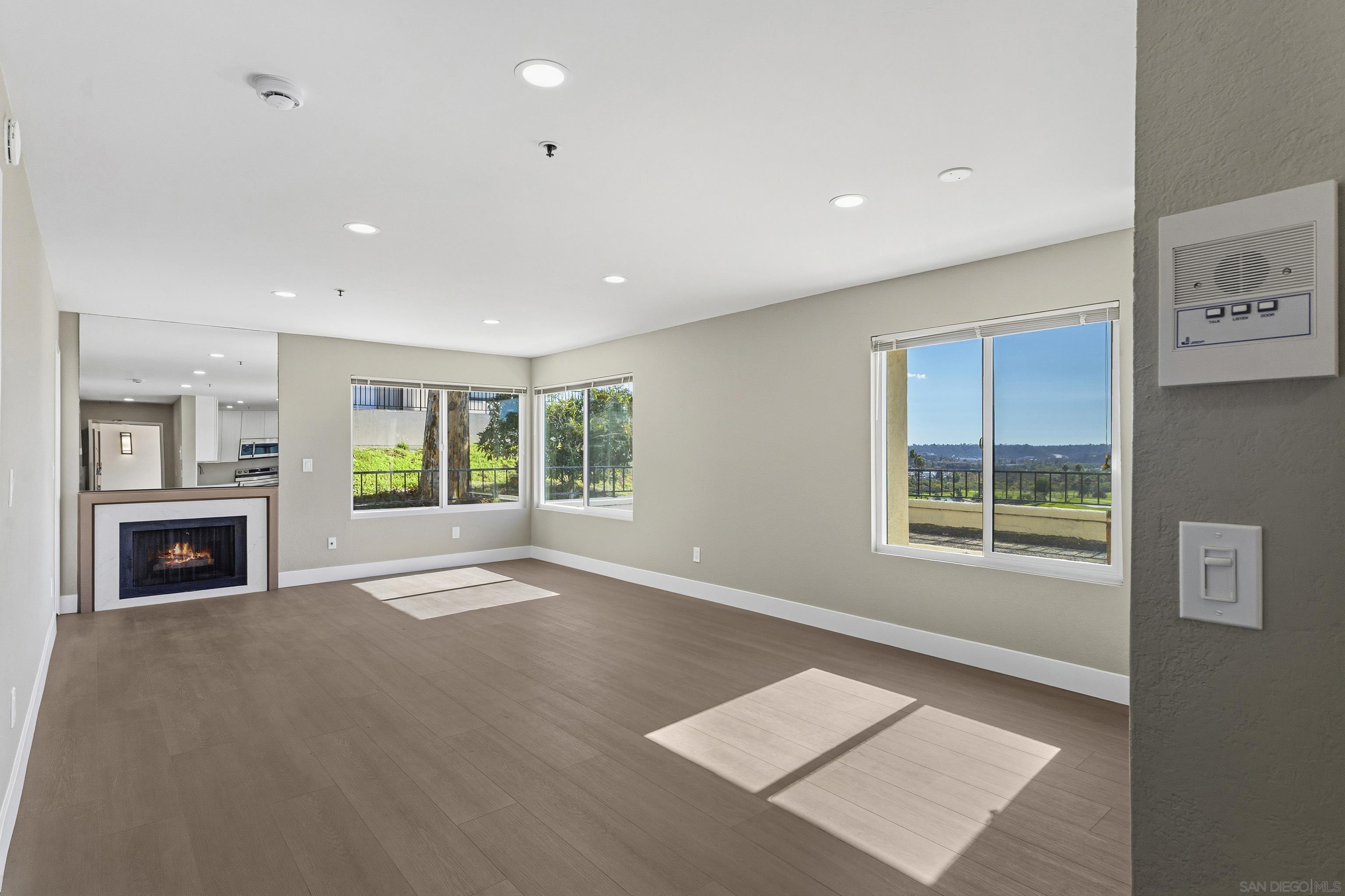 Detail Gallery Image 10 of 34 For 11233  Tierrasanta Blvd  13, San Diego,  CA 92124 - 1 Beds | 1/1 Baths